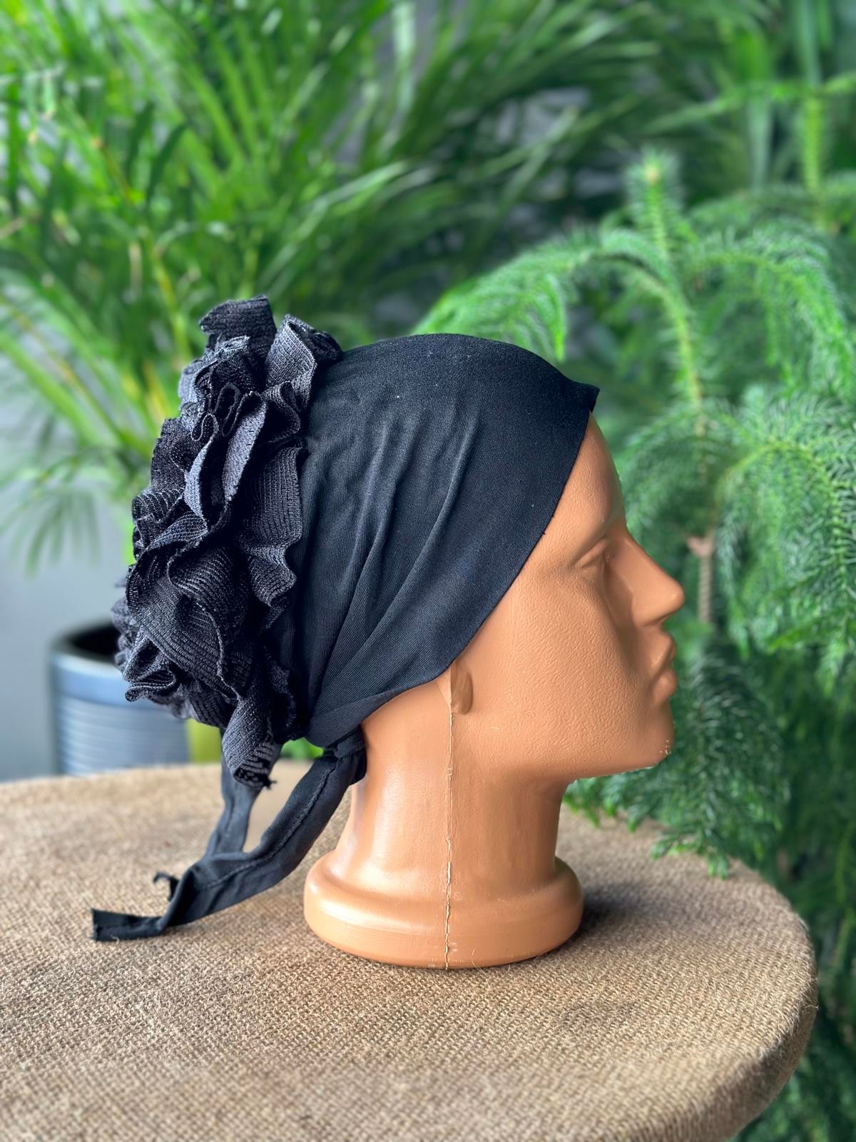 Fırfırlı Bone Siyah