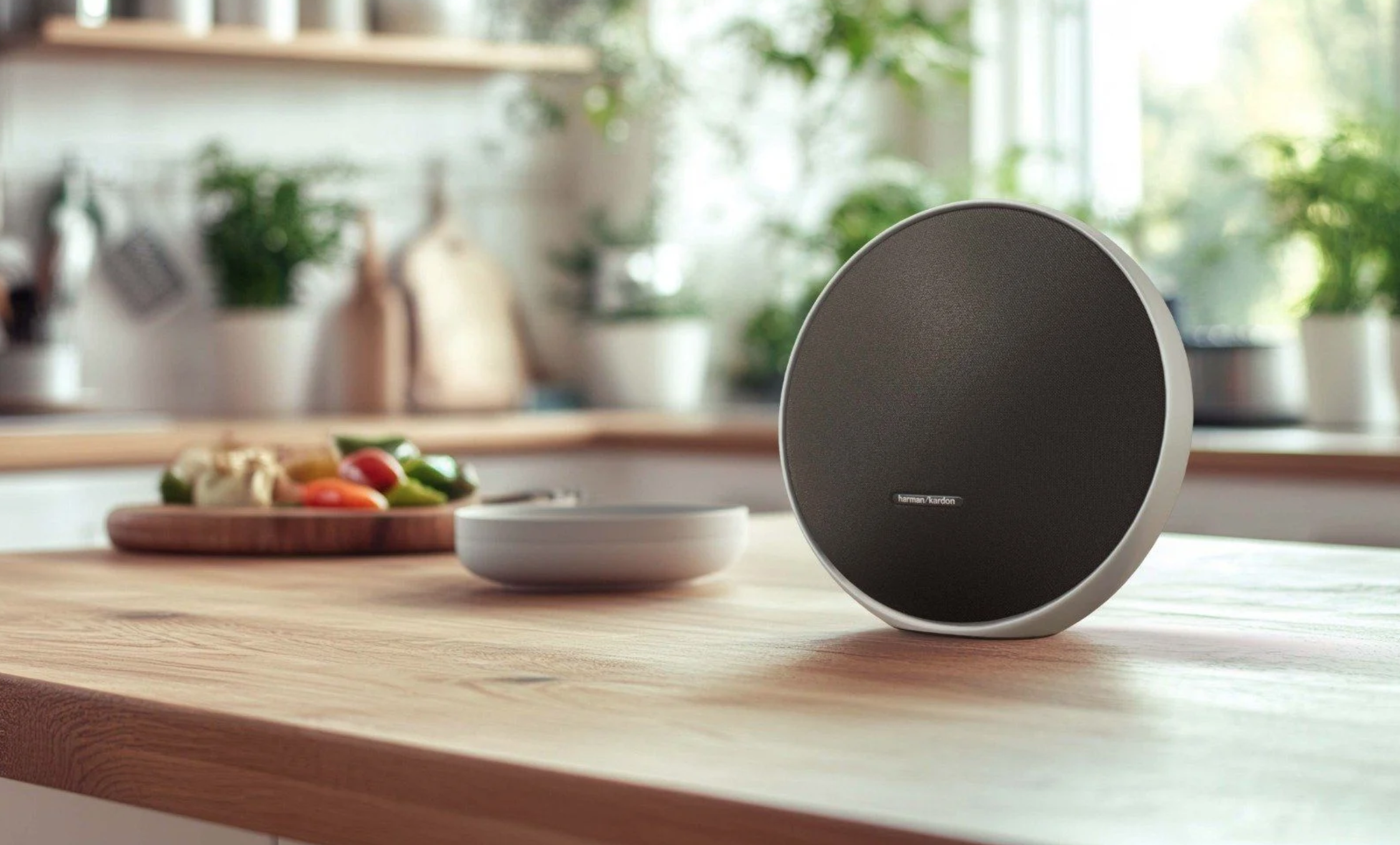 Harman Kardon Onyx 9 – Kablosuz Bluetooth Hoparlör, Yüksek Ses Kalitesi, Taşınabilir Tasarım, Derin Bas Performansı 