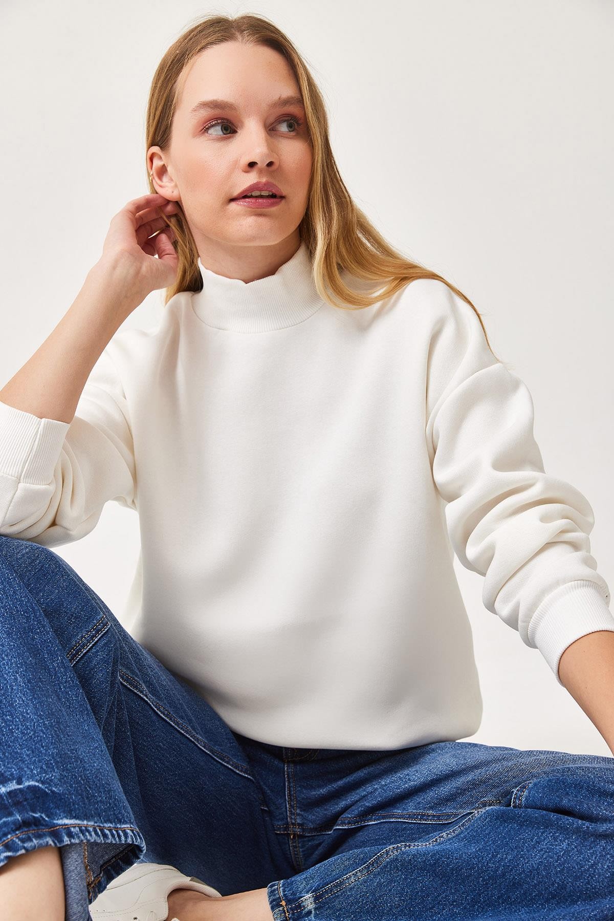 Balıkçı Yaka Şardonlu 3 ip Örme Sweatshirt Beyaz