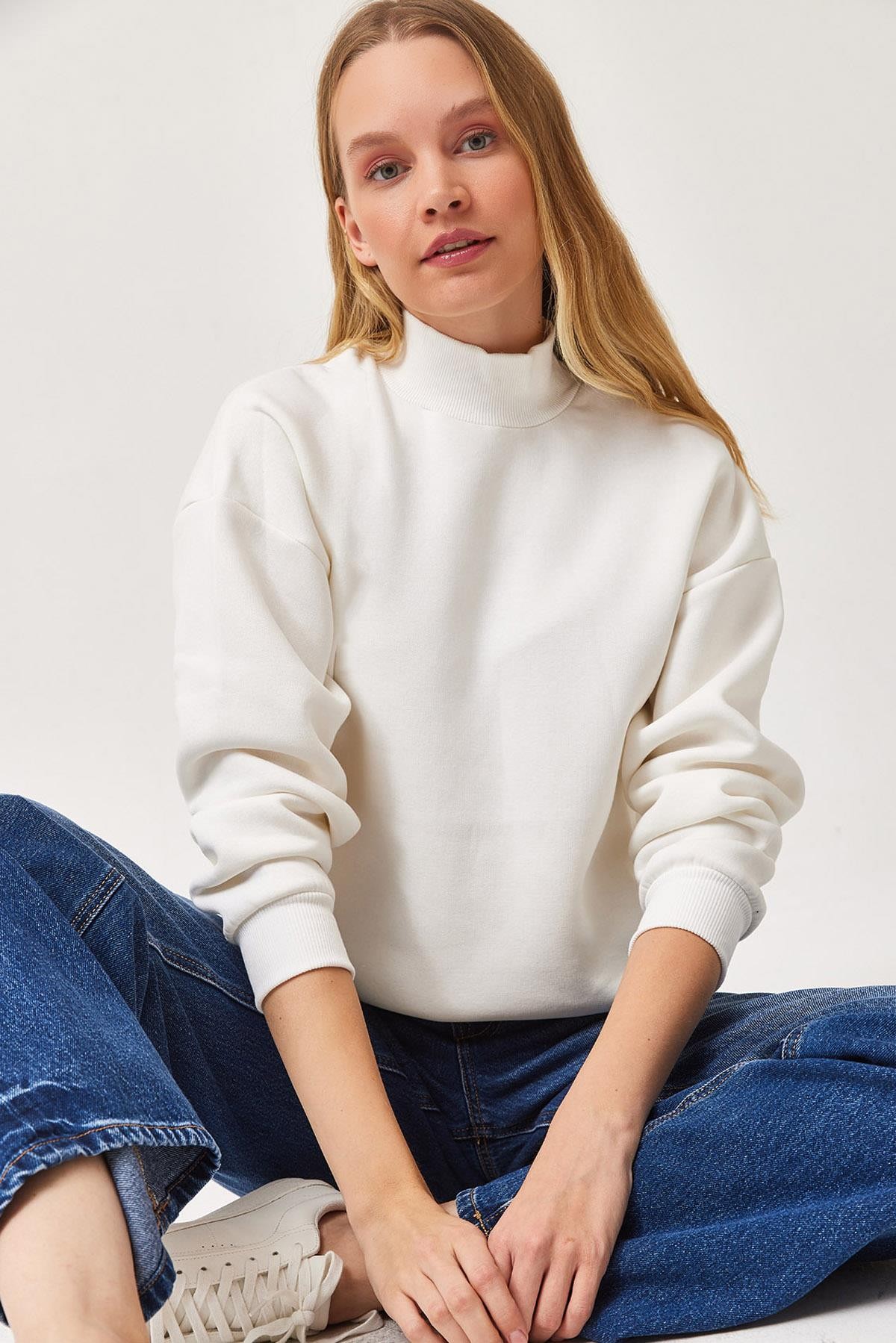 Balıkçı Yaka Şardonlu 3 ip Örme Sweatshirt Beyaz