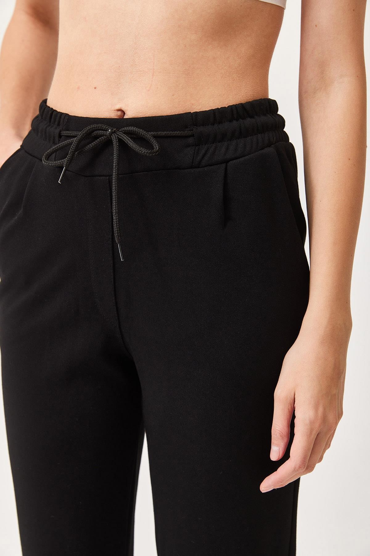 Extra Likralı Boru Paça Beli Lastikli Örme Pantolon Siyah