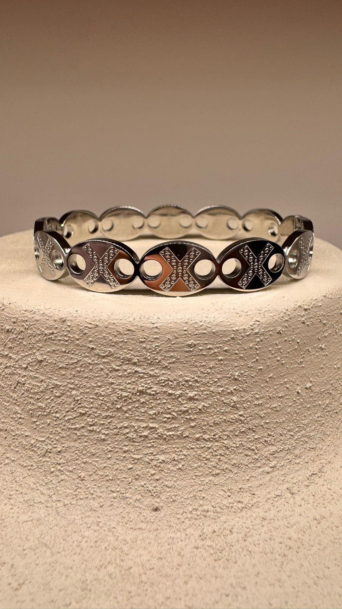 Oval İşlemeli Çelik Bileklik Gümüş