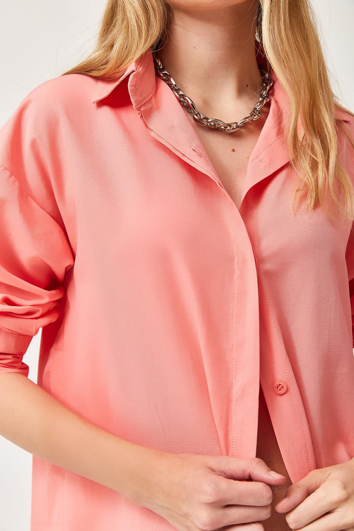 Oversize Basic Gömlek Yavruağzı