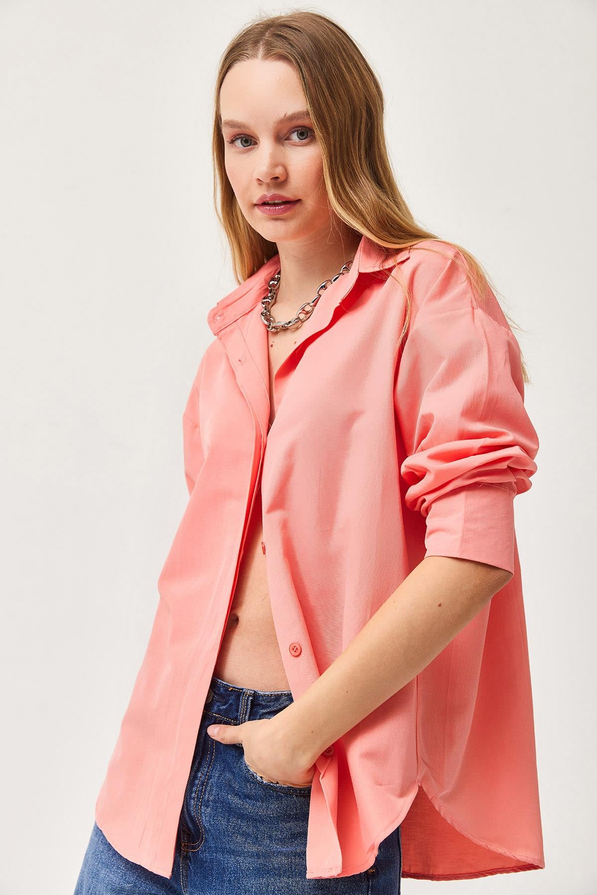 Oversize Basic Gömlek Yavruağzı