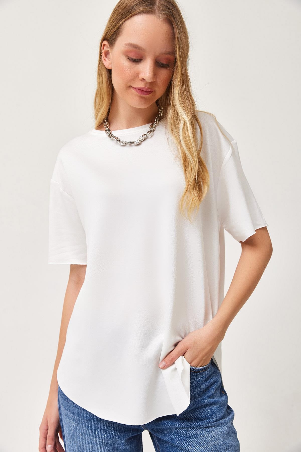 Oysh Yumuşak Dokulu Eteği Oval Modal Tshirt Beyaz