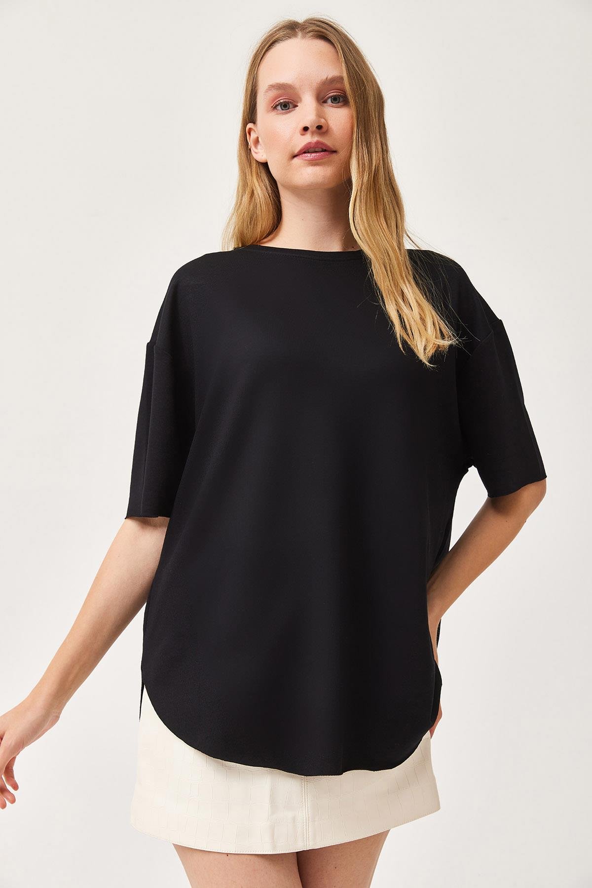 Oysh Yumuşak Dokulu Eteği Oval Modal Tshirt Siyah