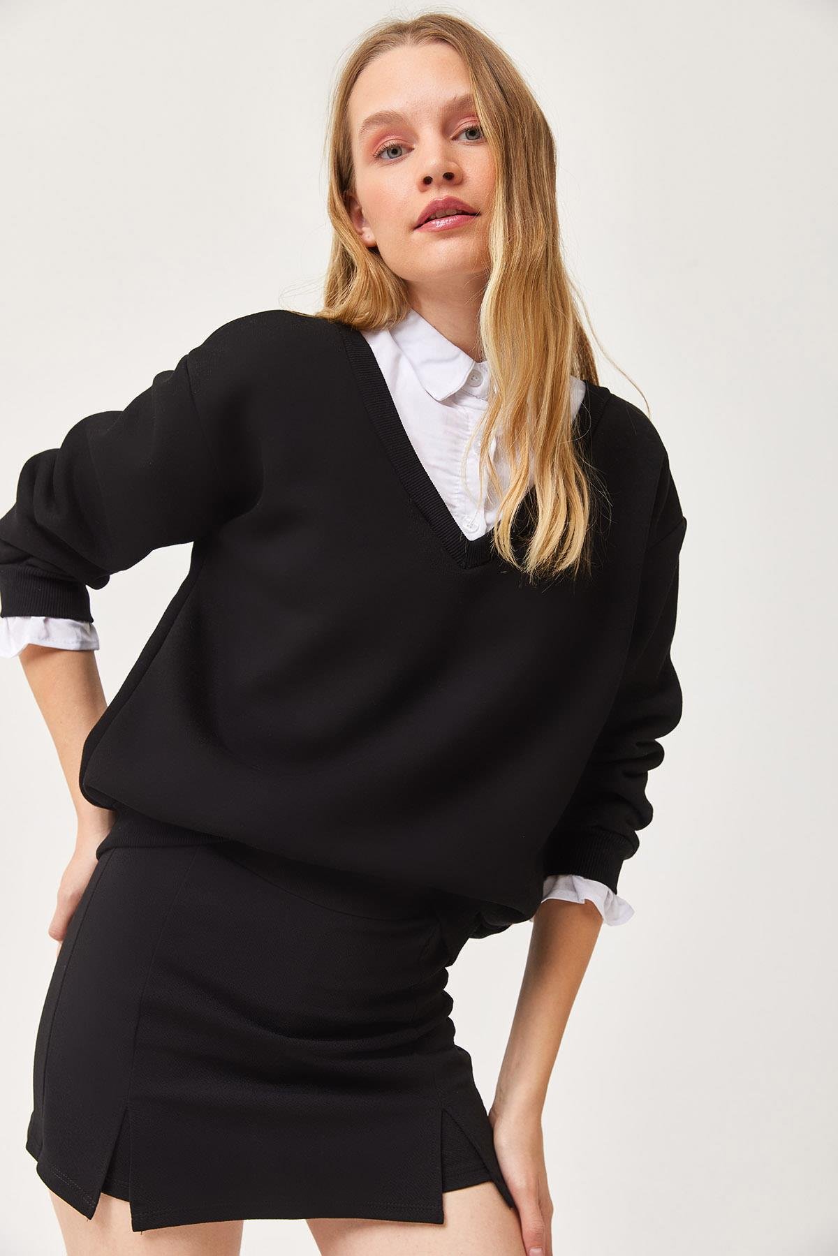 Şardonlu Oversize Gömlek Detaylı Sweatshirt Siyah