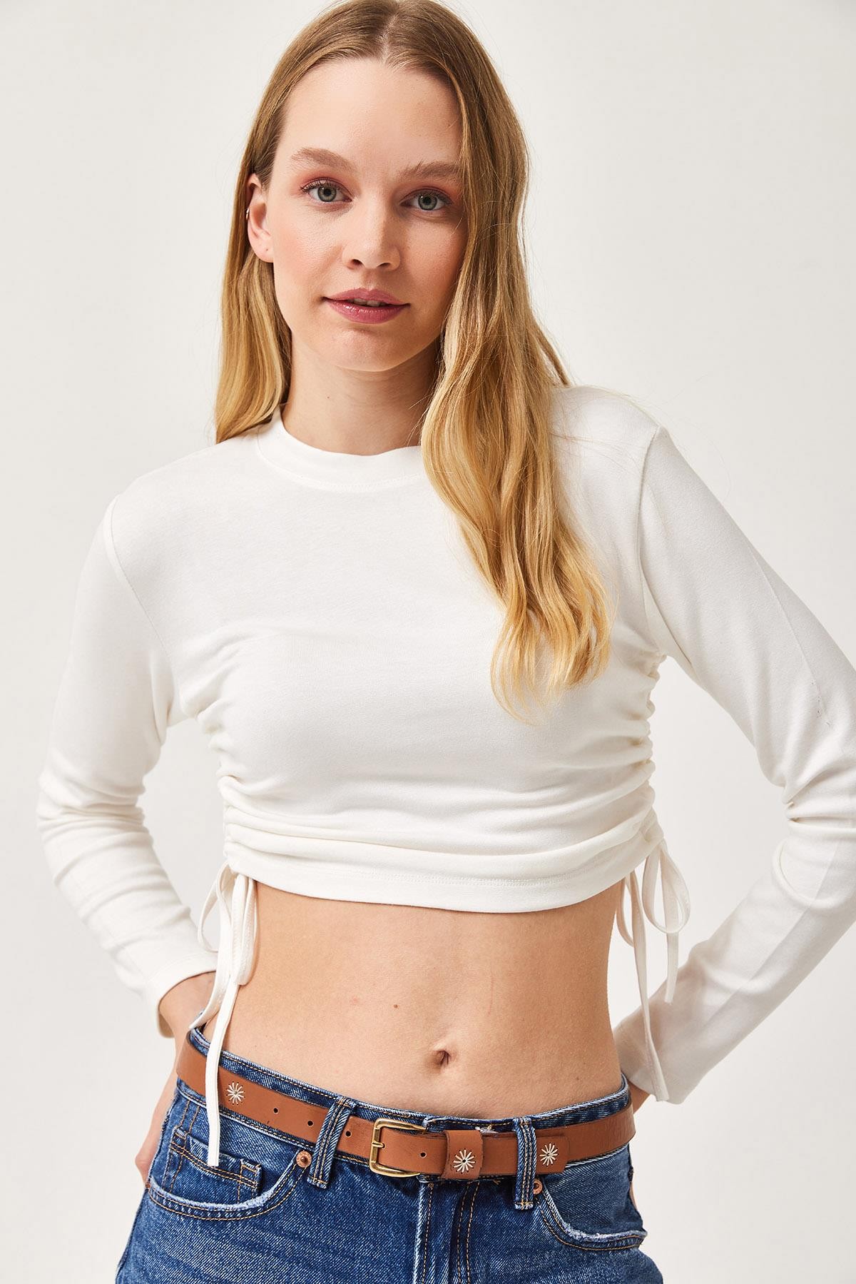 Yanları  İp Detaylı Yumuşak Dokulu Crop Bluz Beyaz
