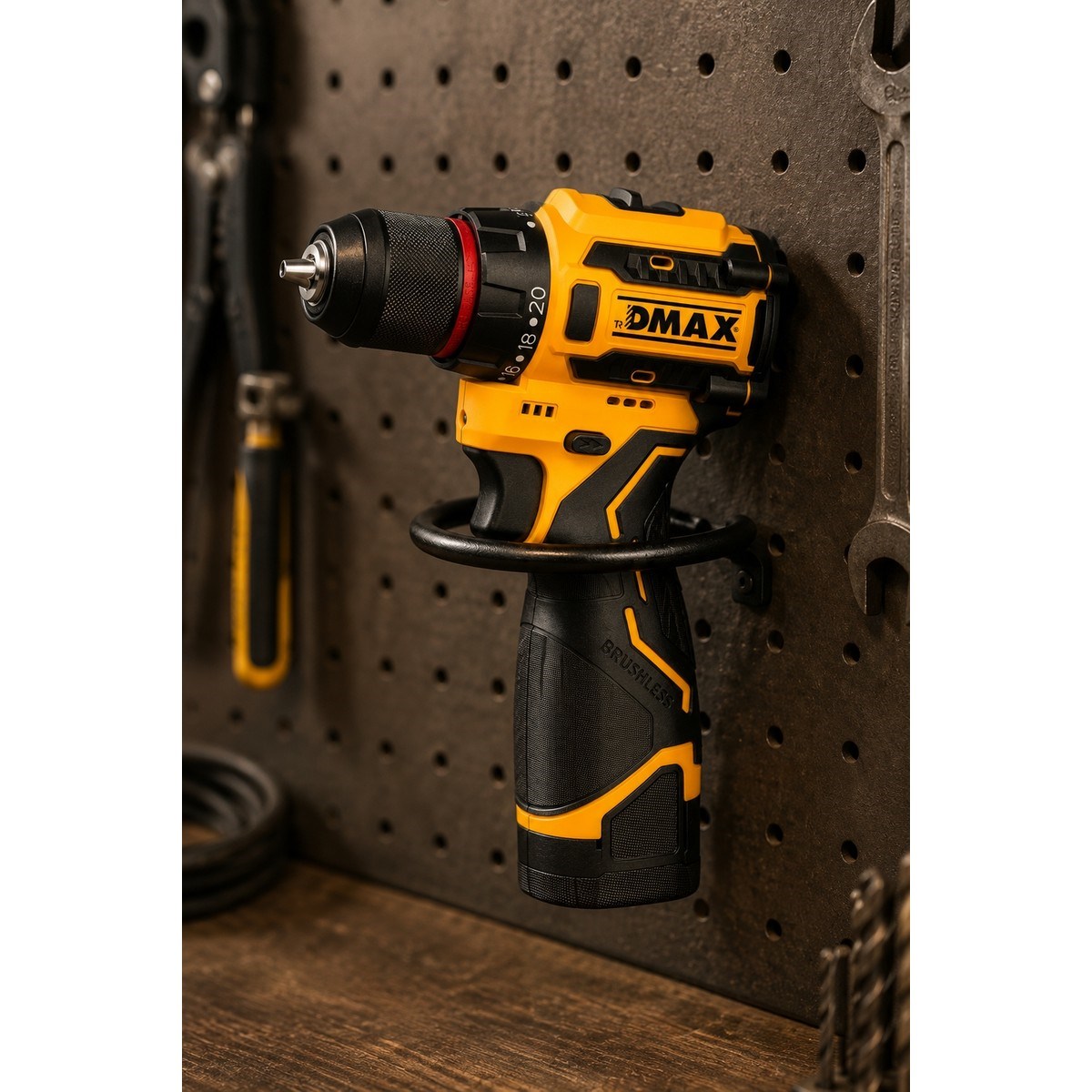  El Aletleri Dmax DMX-3001 Kale Kilit  DMX3001 16V Akülü Matkap Vidalama 60 Nm Fırçasız Motor Çift Akülü Çantalı