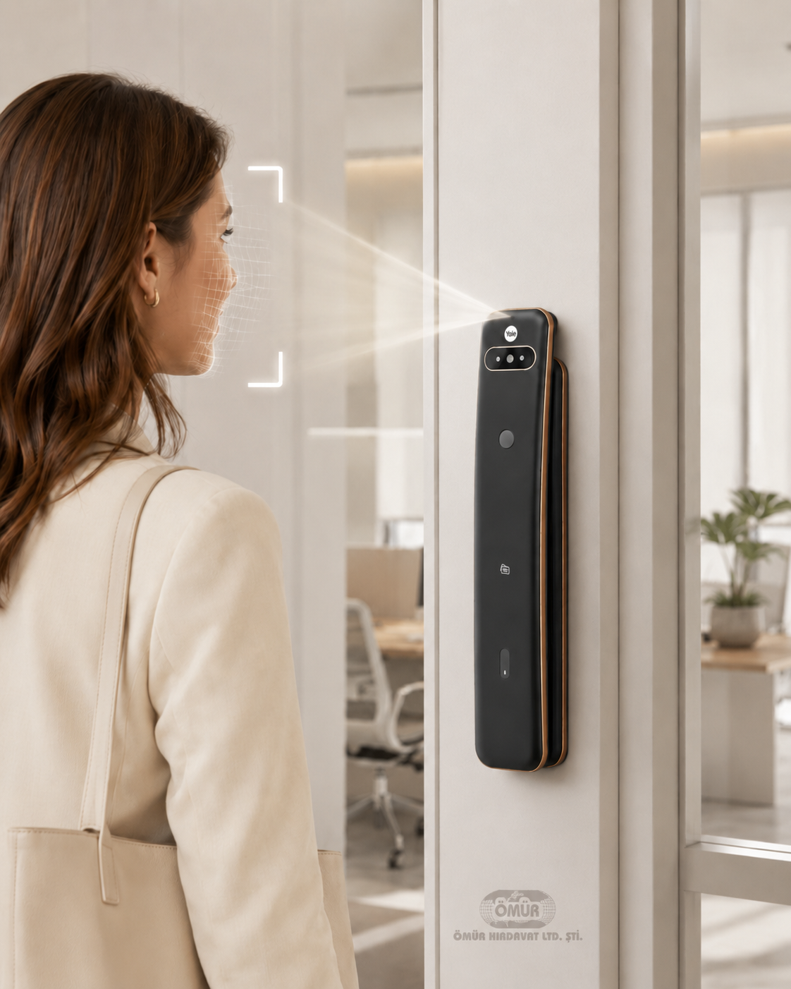 Yale Luna Pro+ Yüz Tanıma ve Parmak Izli Akıllı Kilit, Yale | Yetkili Bayi | Ömür Hırdavat Parmak İzli Kilitler Yale 05-LNPL-4-04-55-11 Yale  Yale Luna Pro+ Yüz Tanımalı Akıllı Kapı Kilidi - Parmak İzi, Şifre, Kart - Siyah/Gold