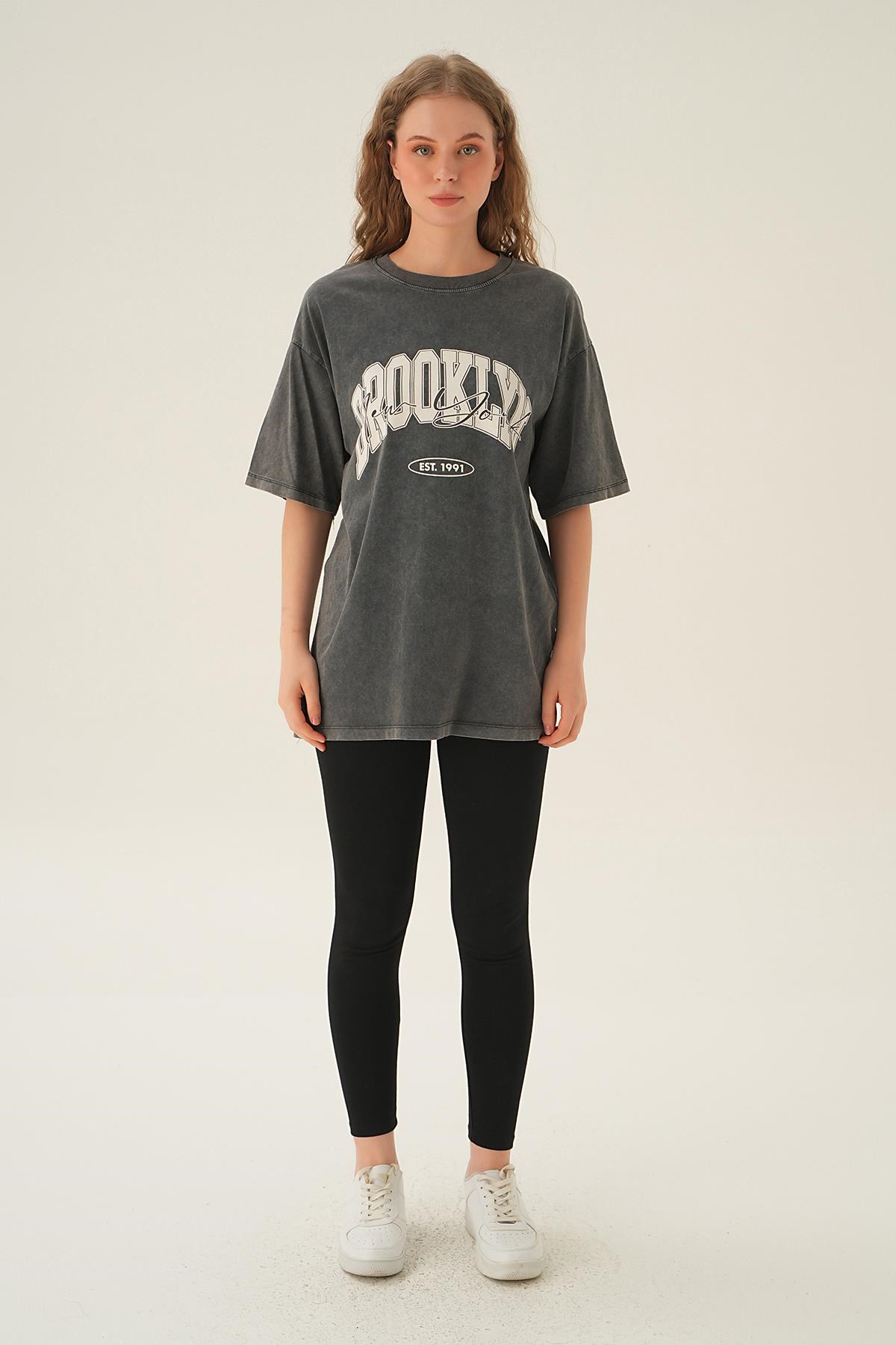 Antrasit Brooklyn Baskı Oversize Tişört 3905