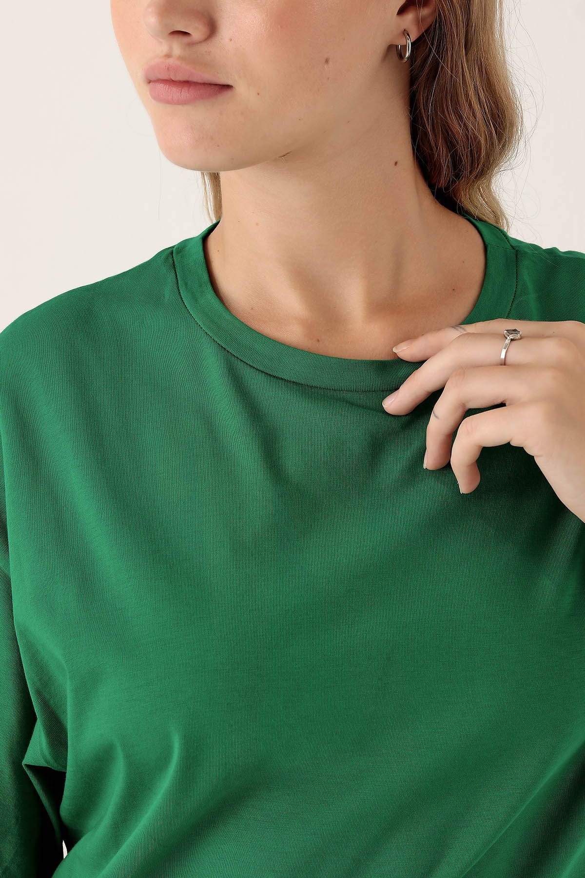 Benetton Yeşili Bisiklet Yaka Oversize Tişört 9001M
