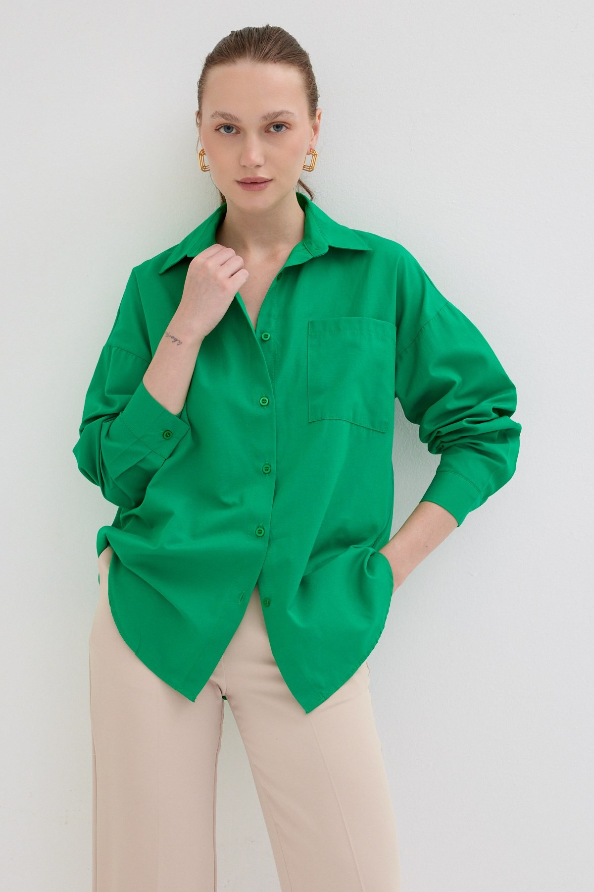 Benetton Yeşili Tek Cepli Oversize Gömlek 8158A