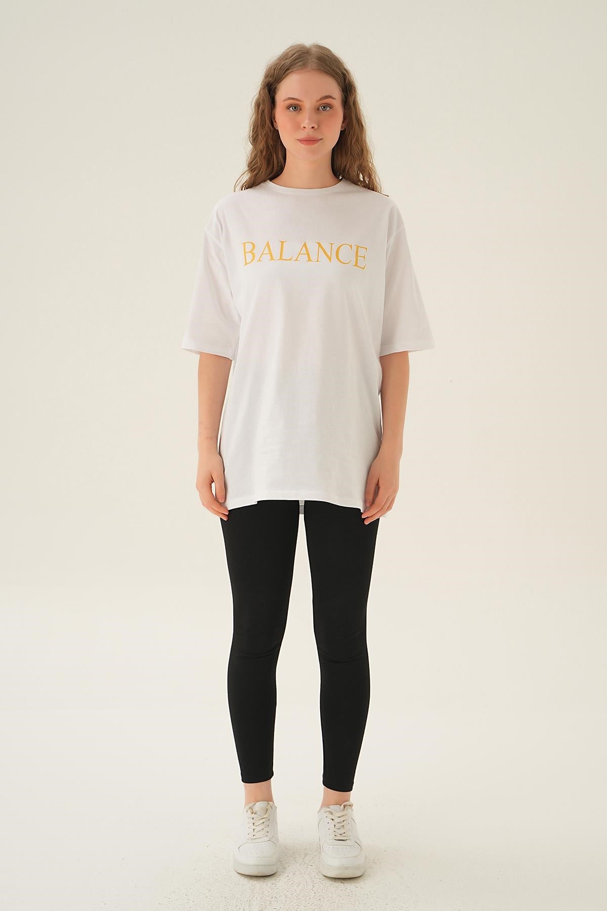 Beyaz Balance Baskı Oversize Tişört 1697
