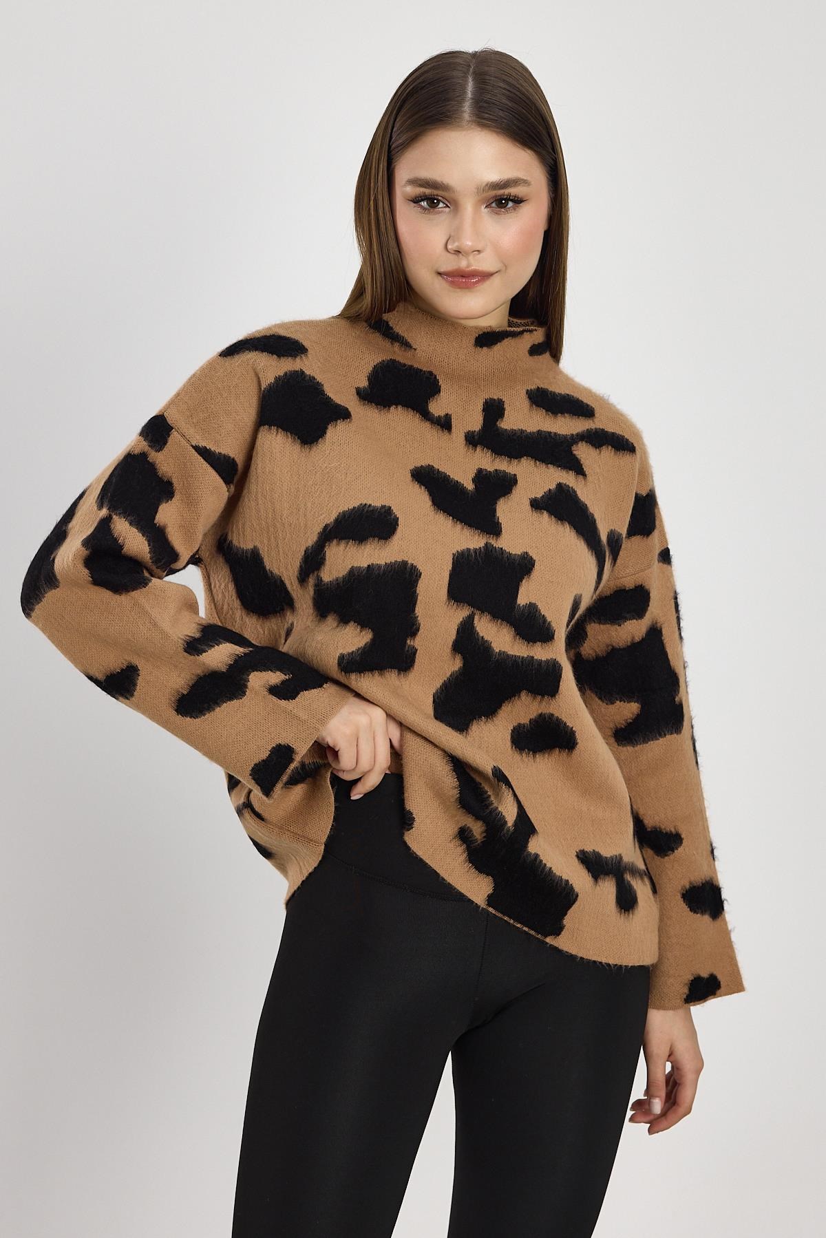 Bisküvi-Siyah Şardonlu Dik Yaka Leopar Kazak 24371