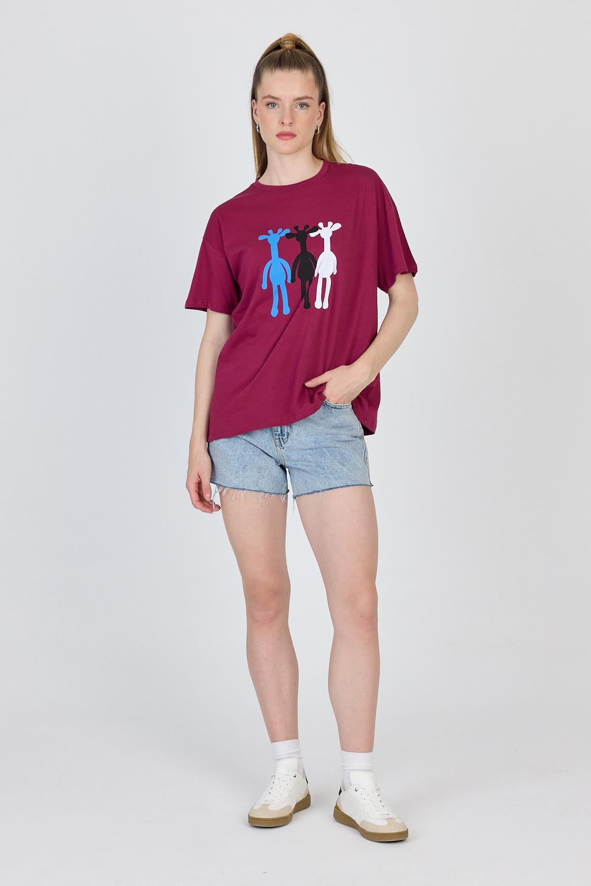 Bordo Oversize Zürafa Baskılı Tişört 2150-12M