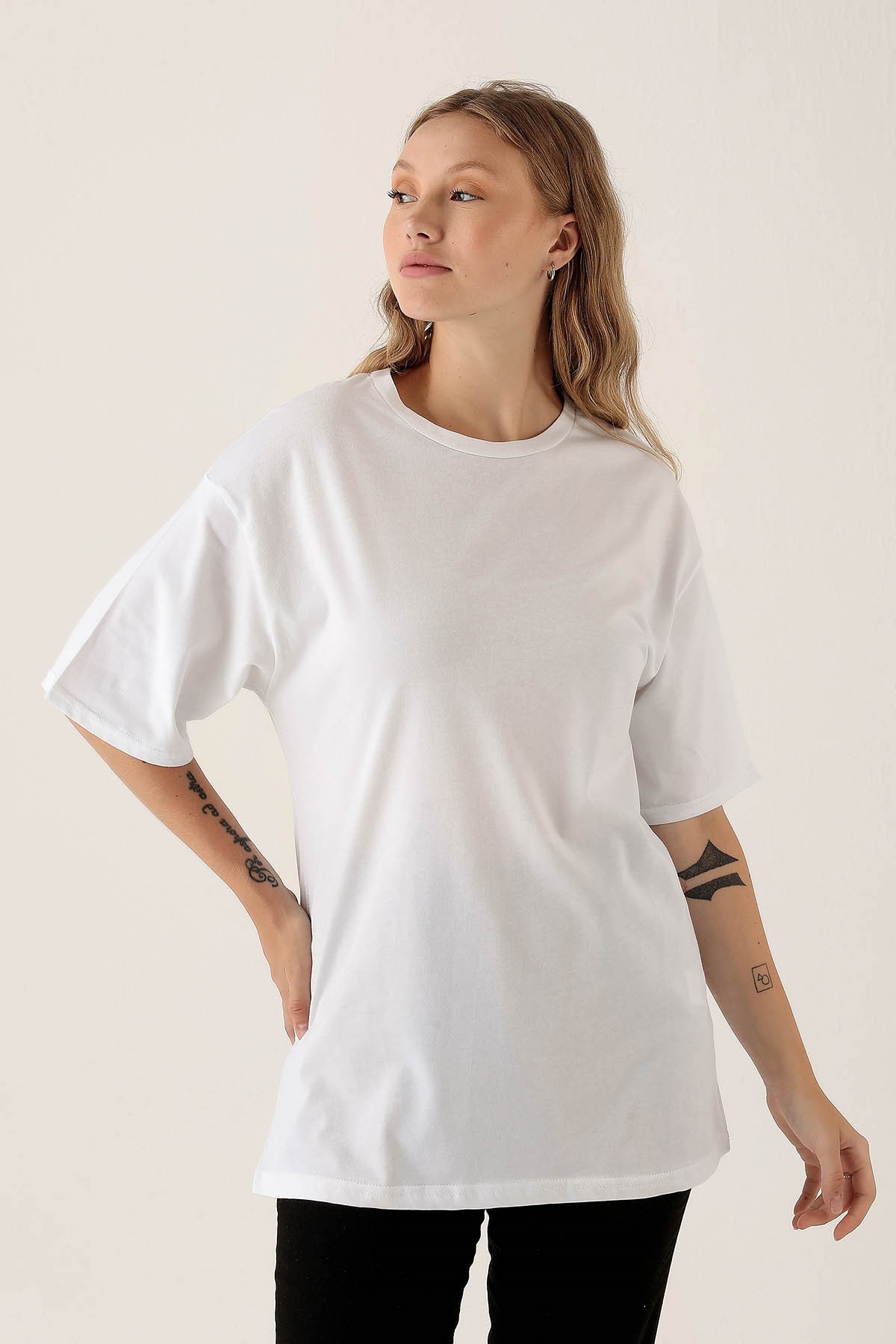 Ekru Bisiklet Yaka Oversize Tişört 9001M