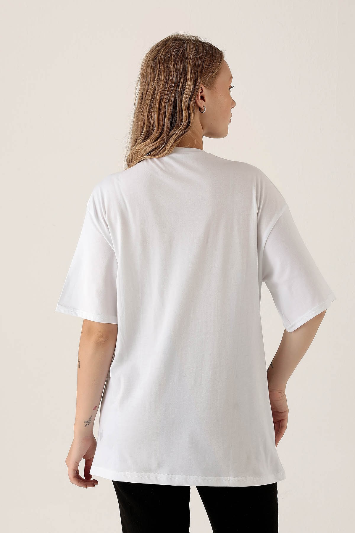Ekru Bisiklet Yaka Oversize Tişört 9001M