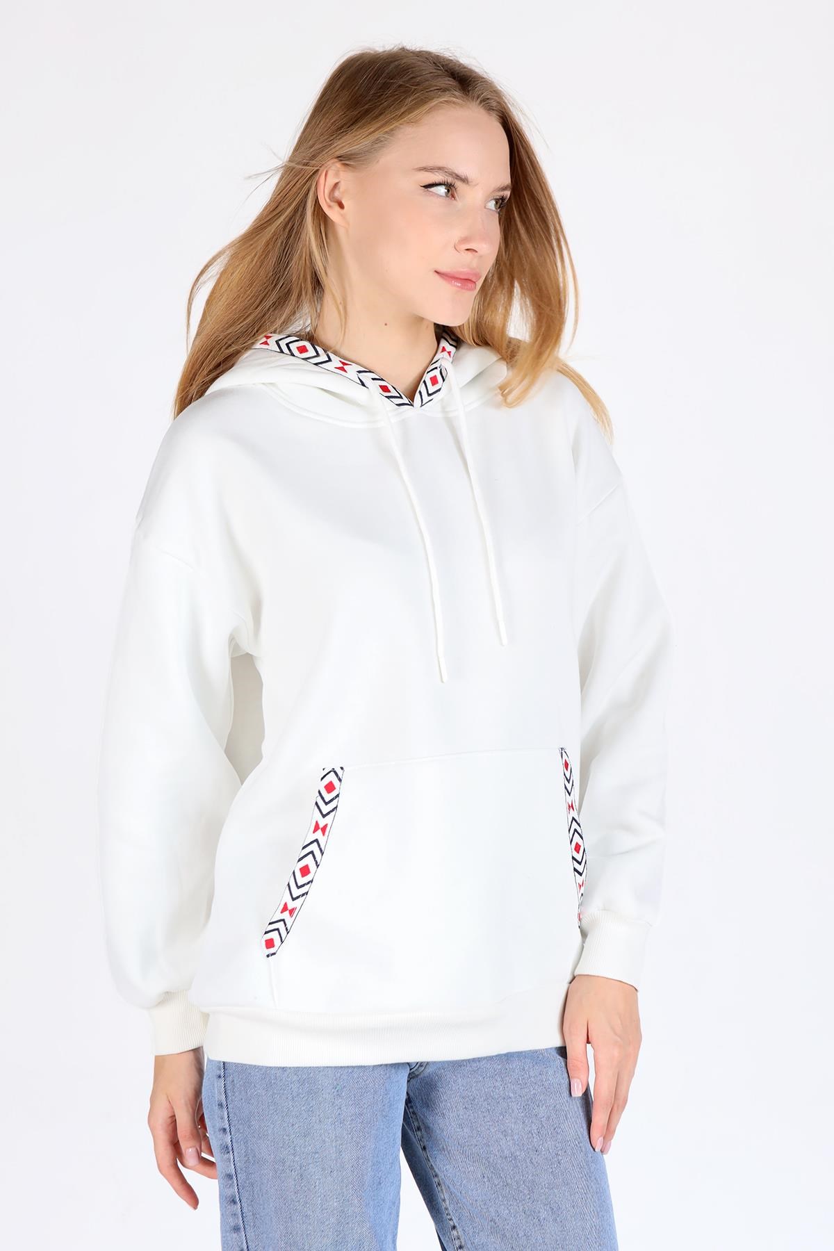 Ekru Yaka Cep Nakışlı Kapüşonlu Sweat 9141M