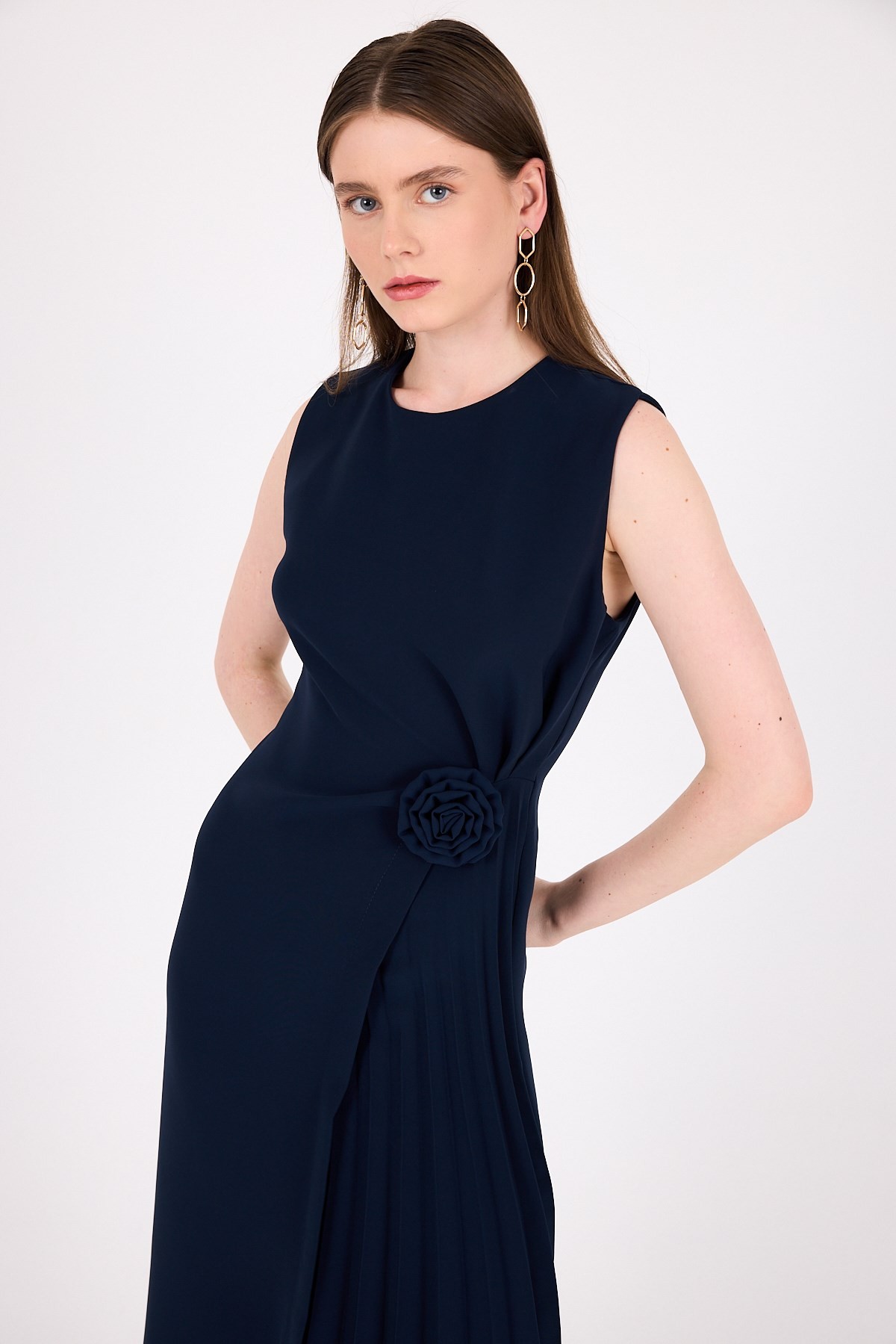 Laci Çiçek Detaylı Pliseli Midi Abiye Elbise 251671