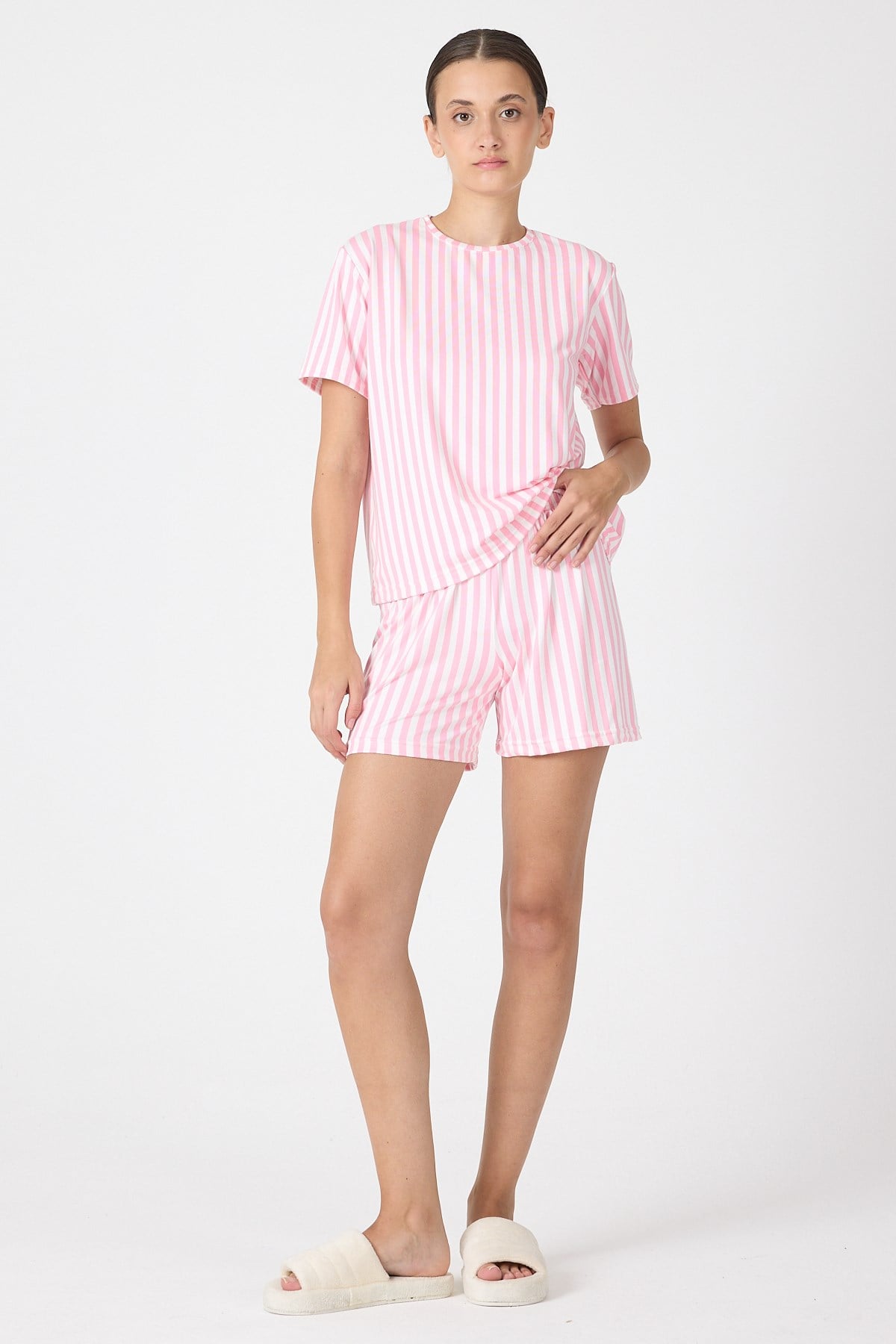 Pembe Çizgili Şortlu Pijama Takımı 3411