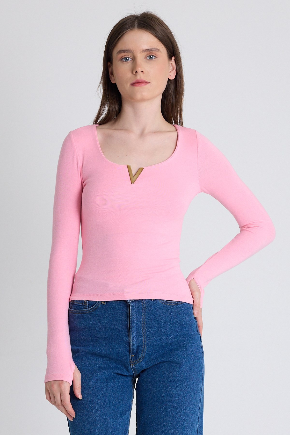 Pembe Viskoz/Yumuşak Kumaş Aksesuarlı Parmak Geçme Detaylı Bluz 1476