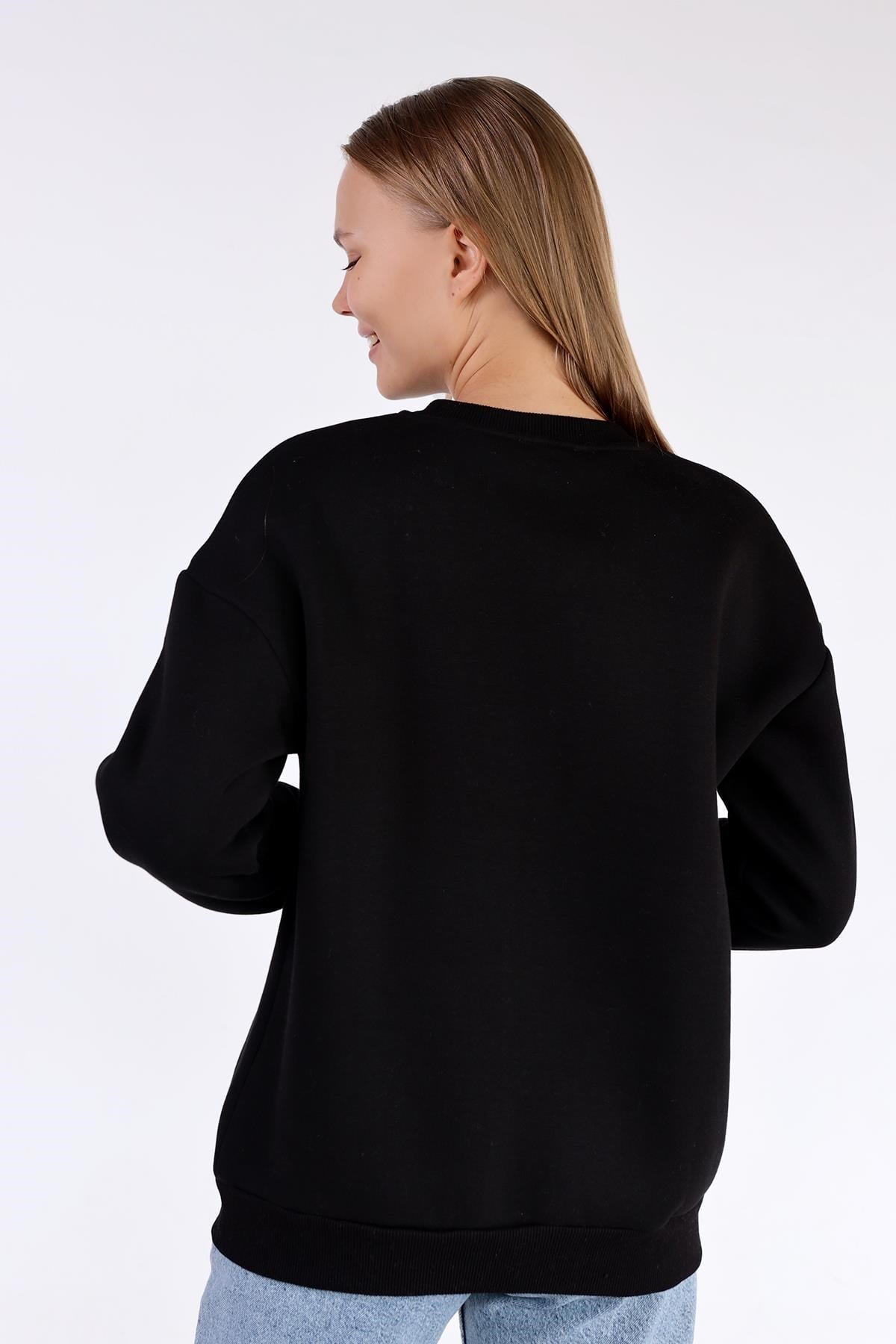 Siyah Bisiklet Yaka Kalp Nakışlı Sweat 9175M