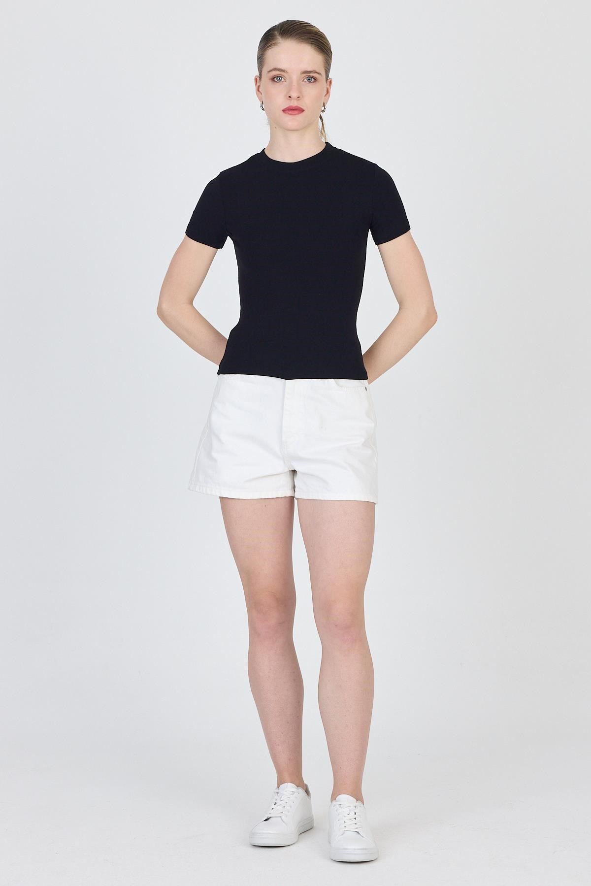 Siyah Bisiklet Yaka Viskoz/Yumuşak Kumaş Slim Fit Tişört 1468
