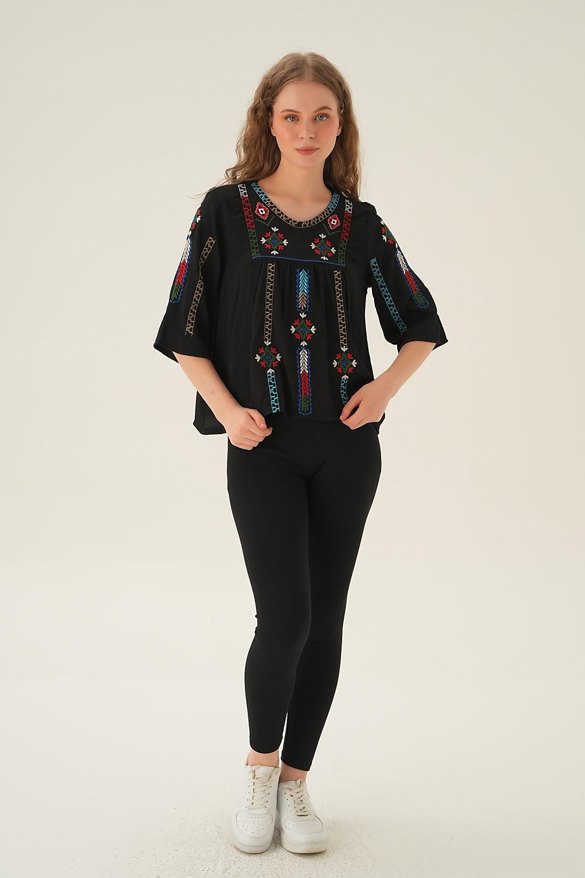 Siyah Etnik Desen Bluz 4100