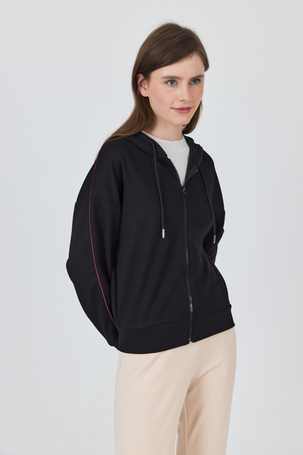 Siyah Fermuarlı Kapüşonlu Şerit Detaylı Sweatshirt 3045