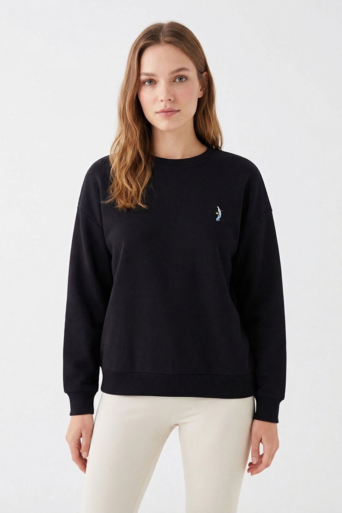 Siyah Göğüs Nakışlı Sweat 1021