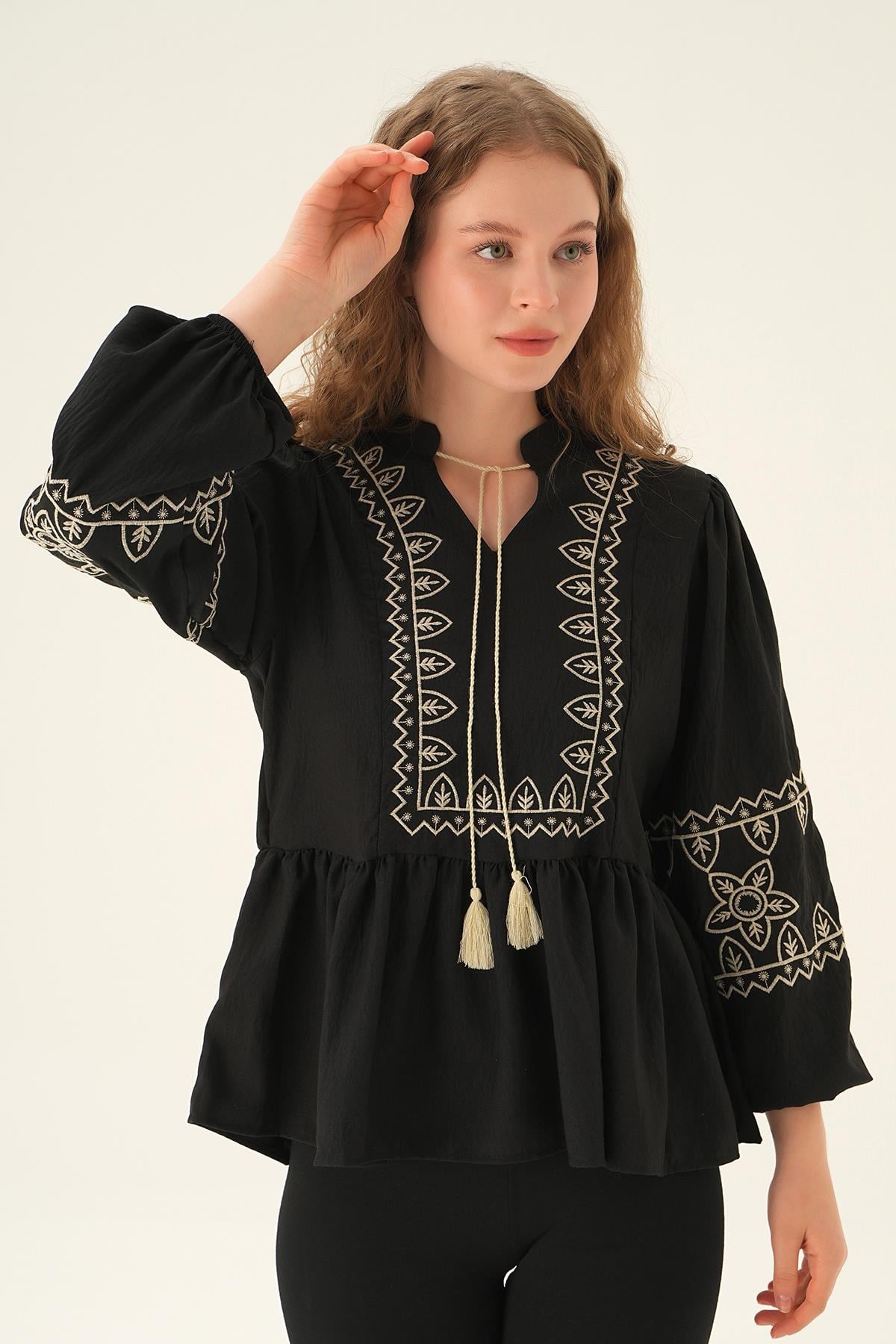 Siyah Nakış Detay Bluz 71484