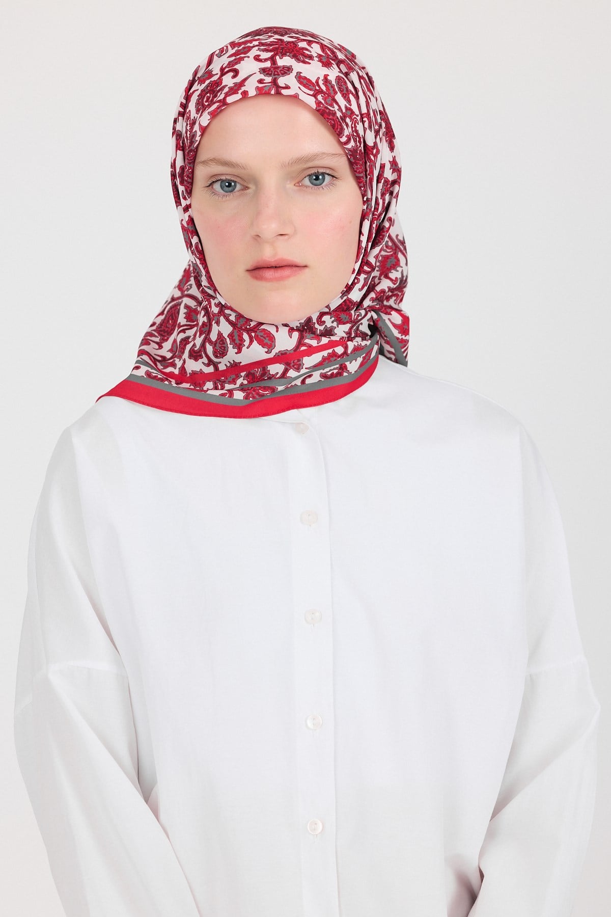 Vişne Desenli Eşarp 5695