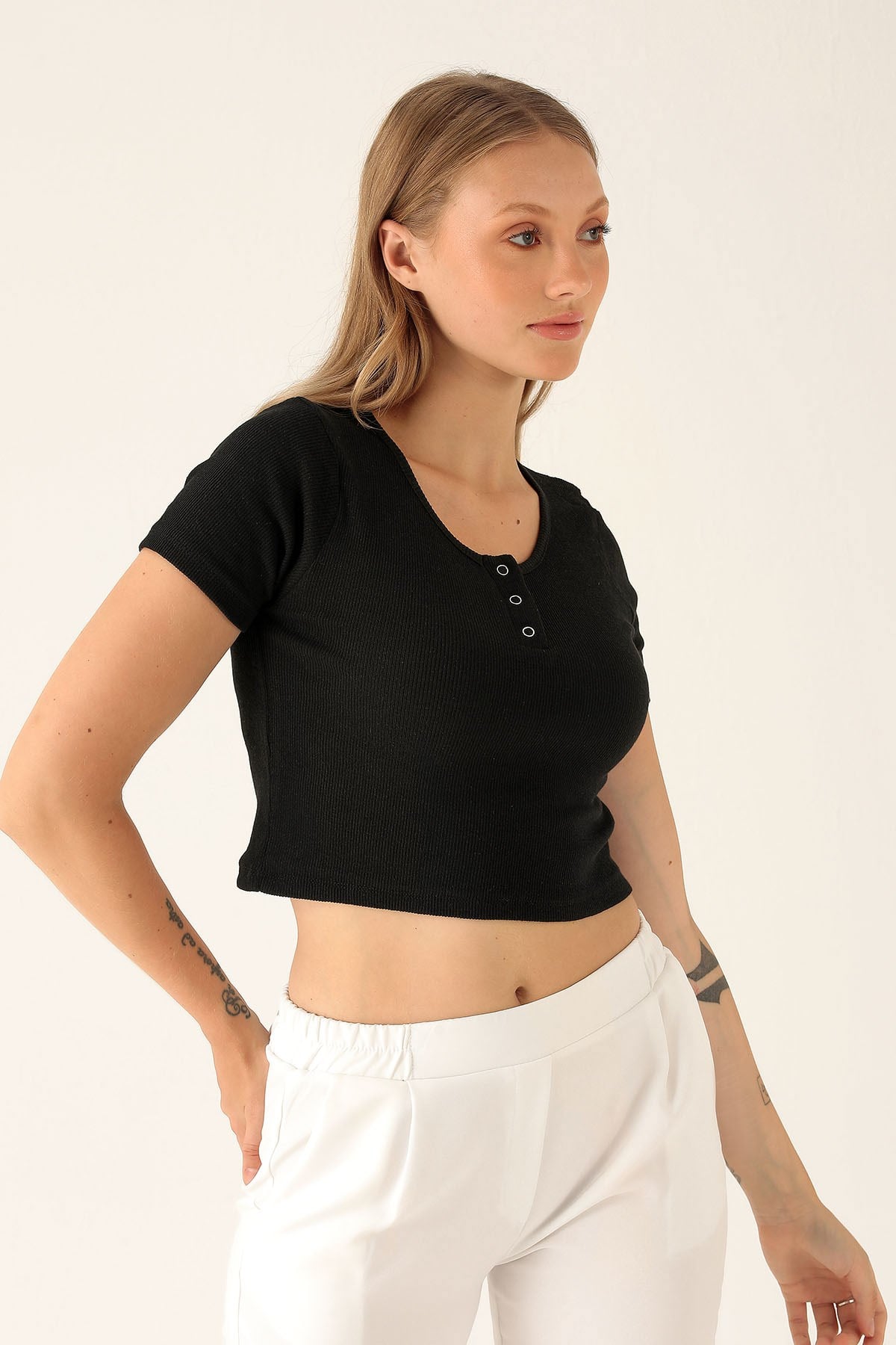 Yaka Çıtçıtlı Bayan Bluz - 1432 Siyah