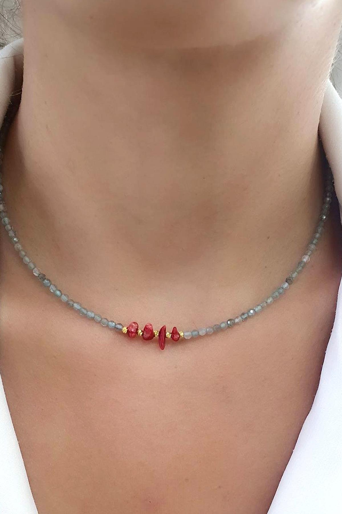 925ayar Gümüş Detaylı  Apetit  taşıve mercan taşlı doğal taş Kolye