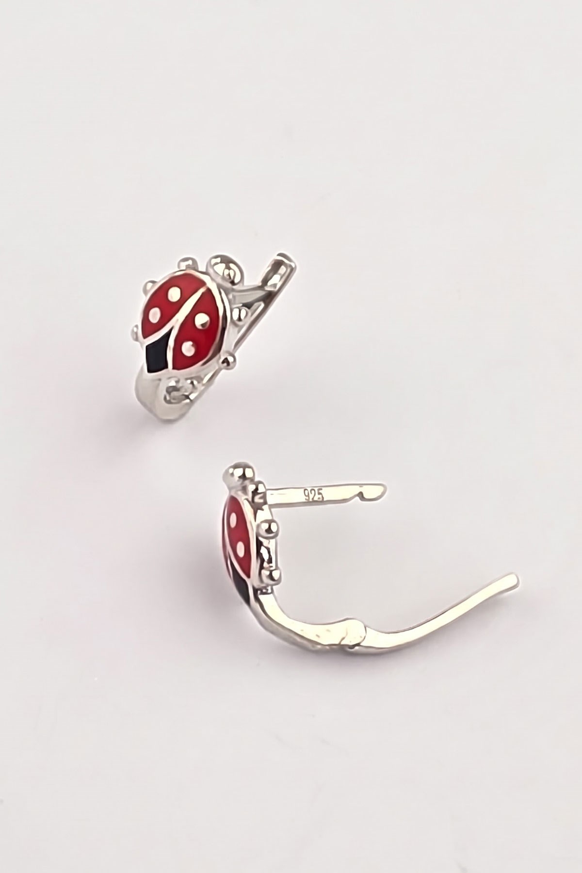 Kırmızı Mineli Uğur Böceği Gümüş Çocuk Küpesi | OseShop