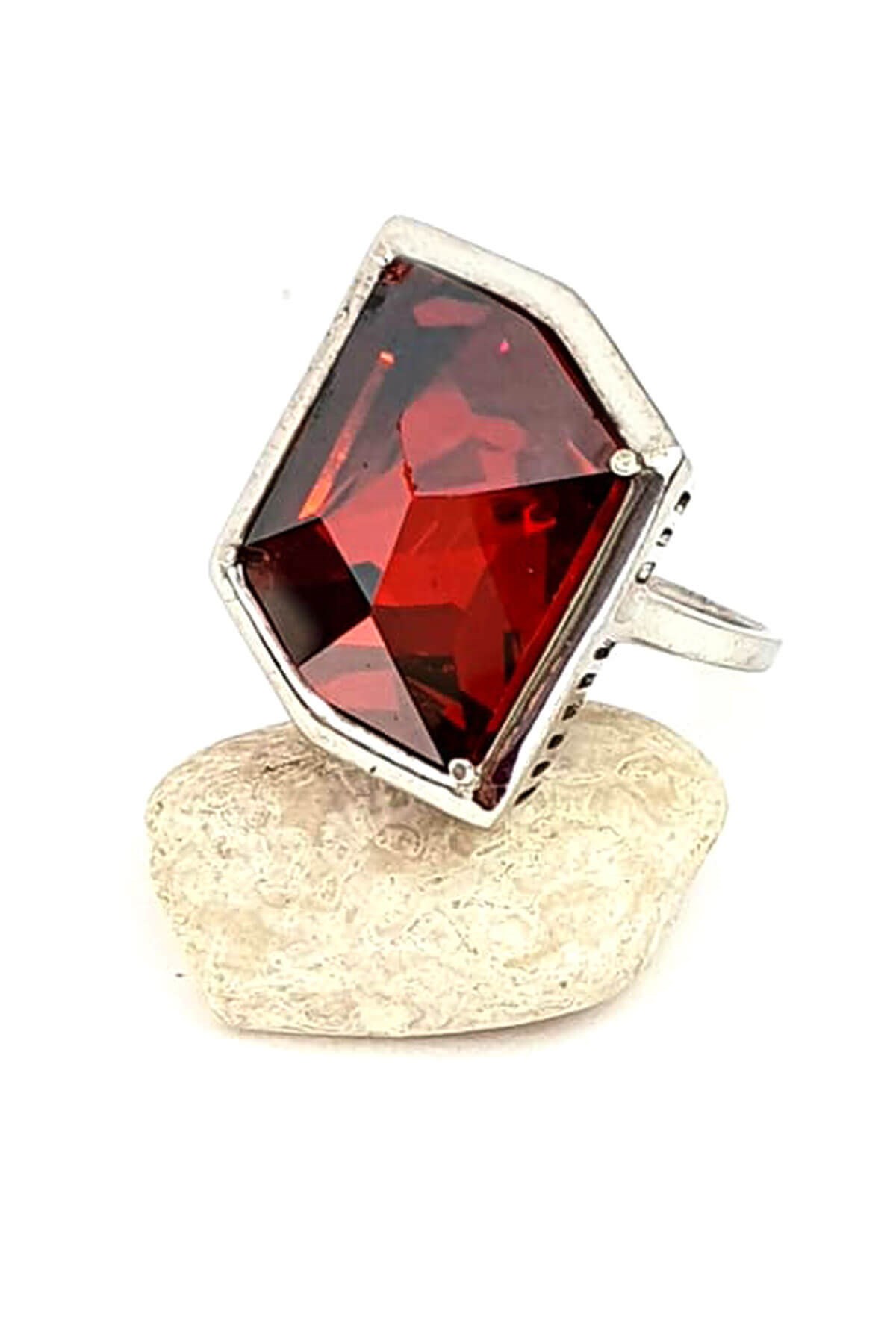 Kırmızı swarovski taşlı gümüş modern yüzük 