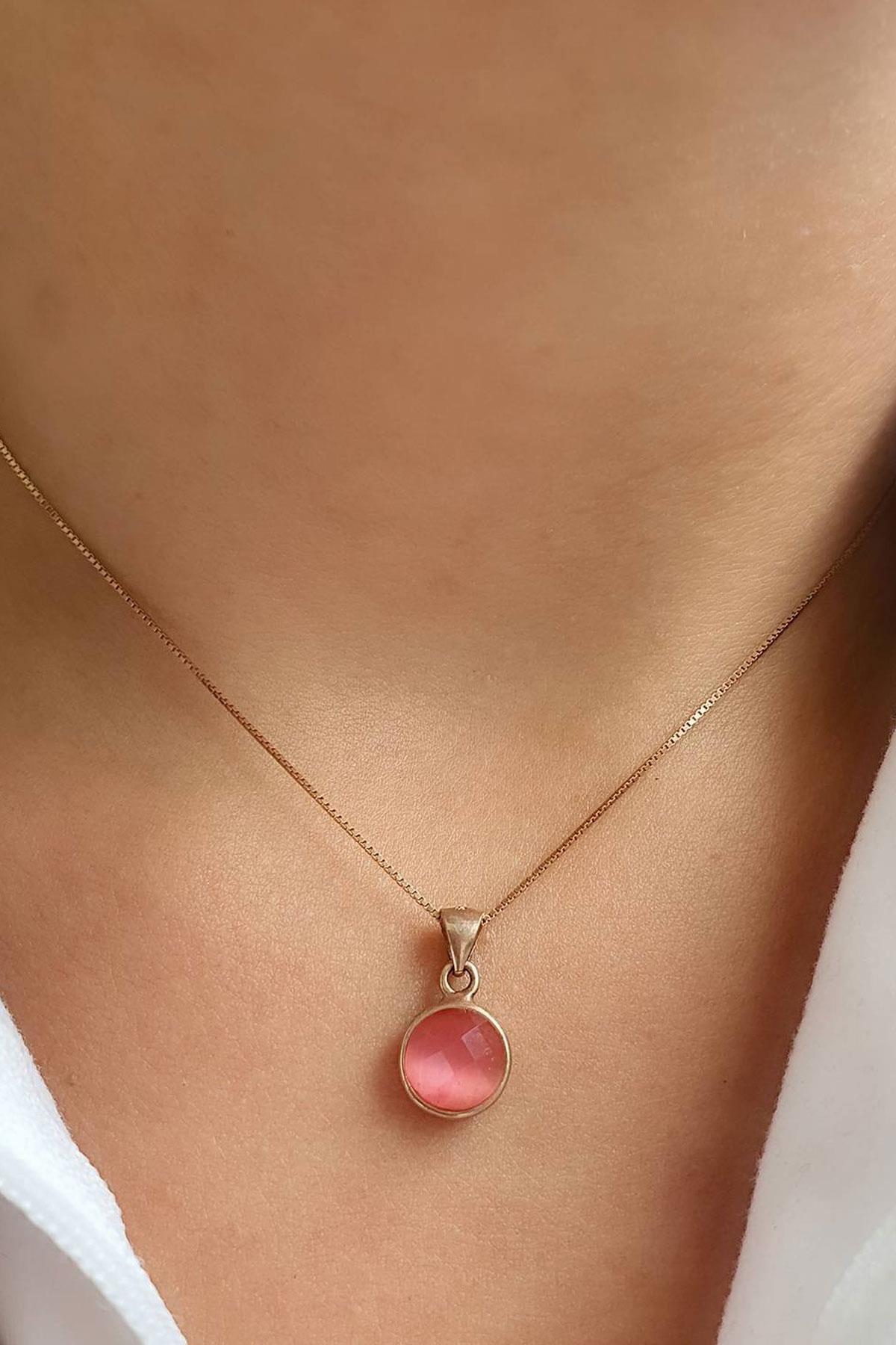Pembe kedi gözü taşlı 925ayar gümüş üzerine rose altın kaplama trend kolye