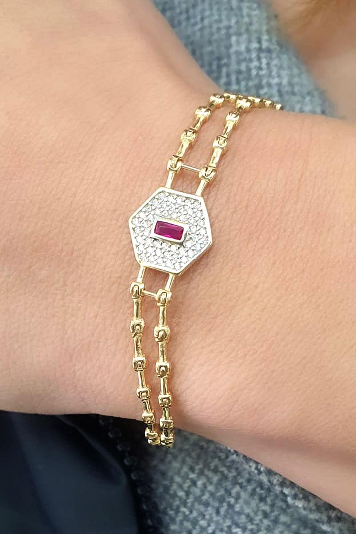 Pembe Zirkon Taşlı 925ayar Gümüş Üzerine Altın Kaplama Luxury Tasarım Şık Bileklik 