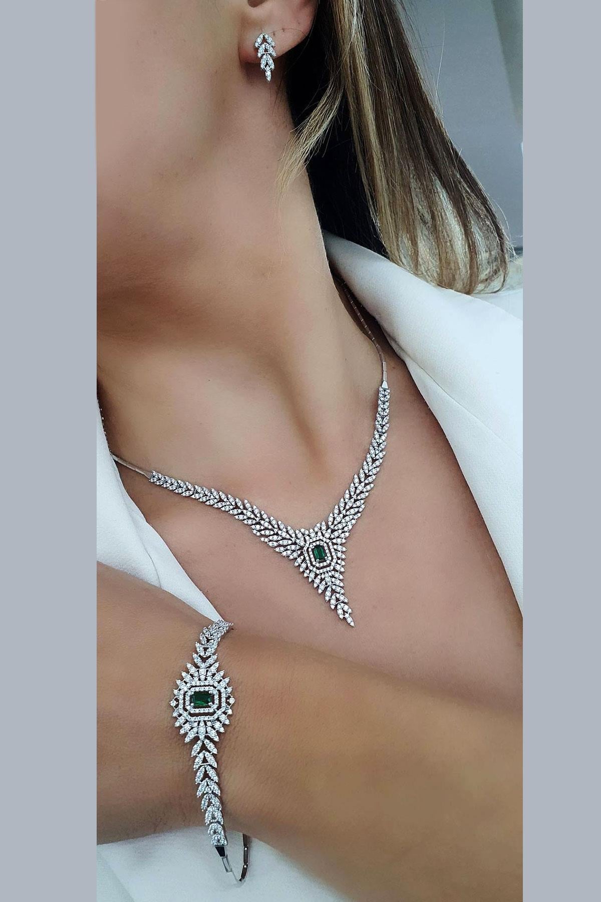 Pırlanta Parlaklığında Zirkon Taşlı 925 ayar Gümüş Set Takım Özel Seri