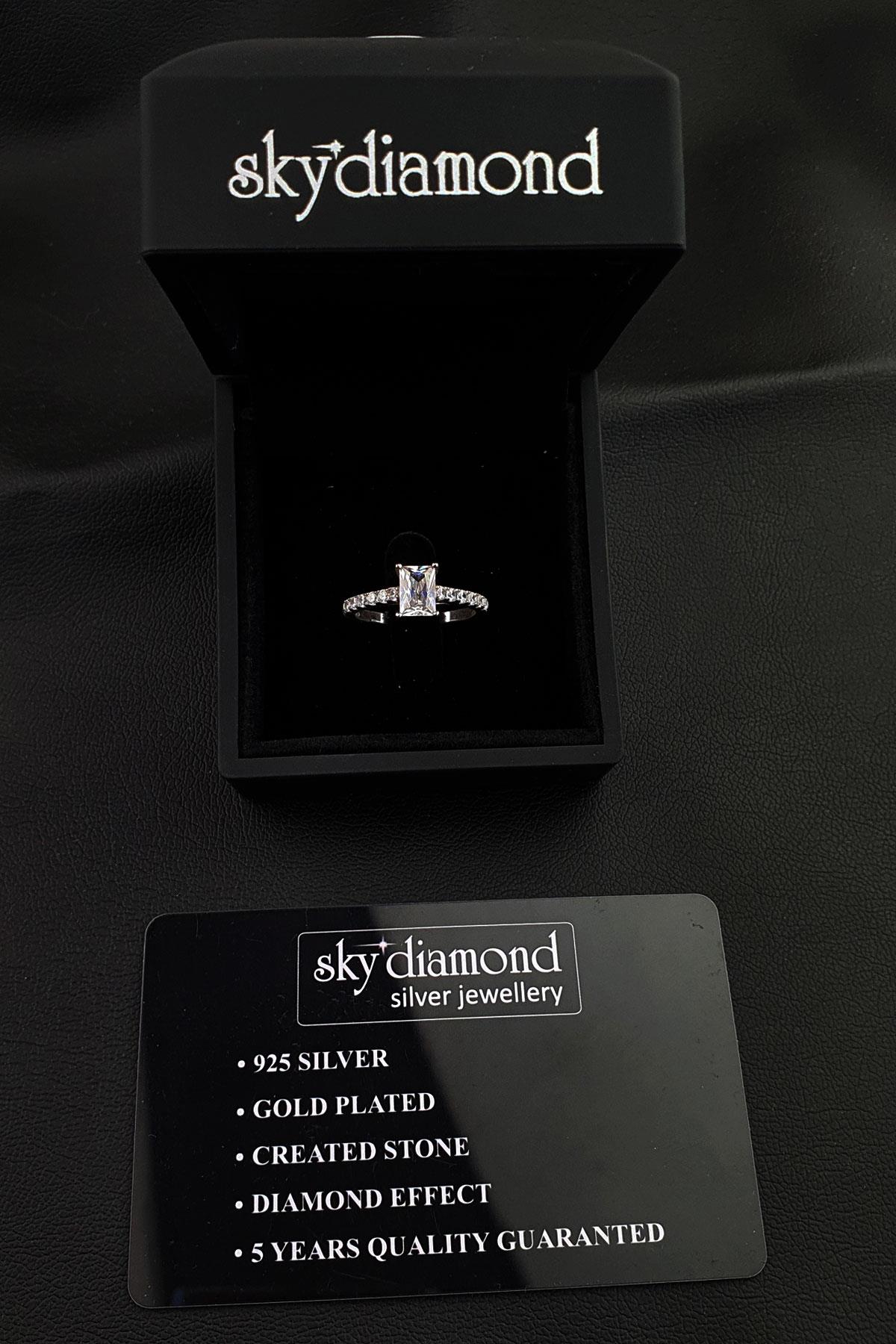 Sky Diamond Aleksandrit Taşlı 925ayar Gümüş Üzerine Beyaz Altın Kaplama Baget Tek Taş Yüzük