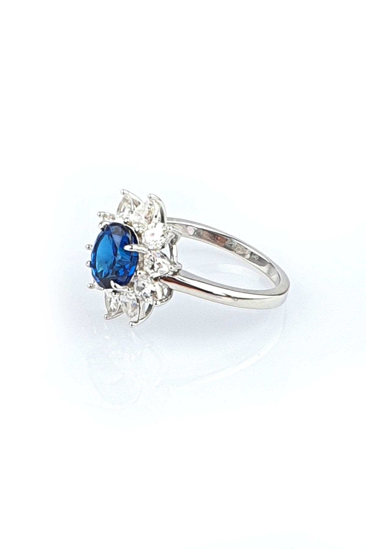 Sky Diamond Blue Safir Taşlı 925ayar Gümüş Üzerine Beyaz Altın Kaplama Şık Yüzük 