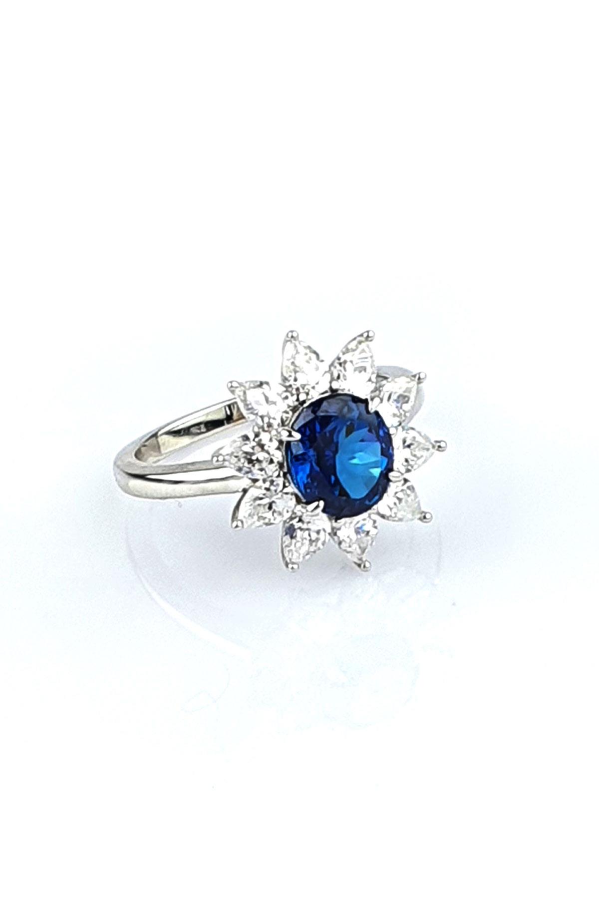 Sky Diamond Blue Safir Taşlı 925ayar Gümüş Üzerine Beyaz Altın Kaplama Şık Yüzük 