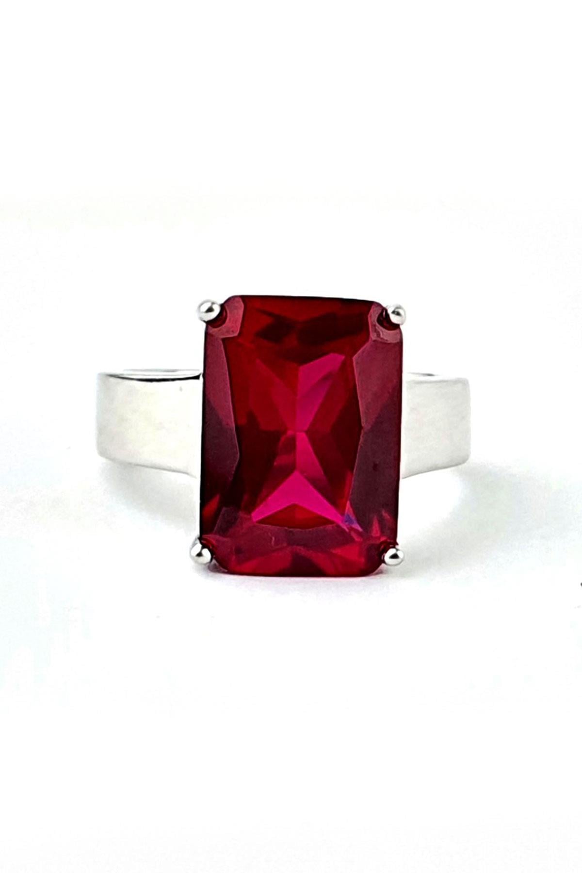 Sky Diamond Red Creative Rubies 925ayar Gümüş üzerine Beyaz Altın Kaplama Baget Tek Taş Yüzük