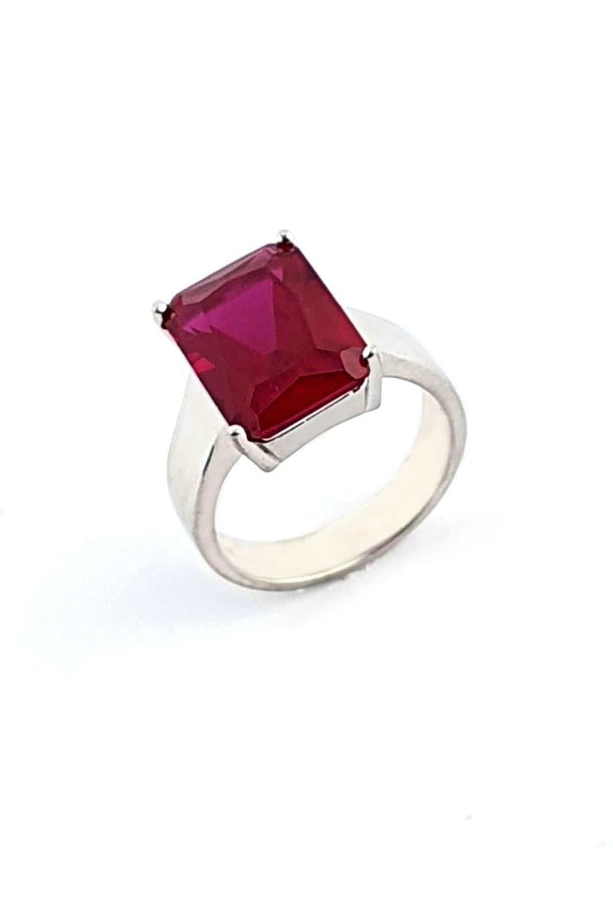 Sky Diamond Red Creative Rubies 925ayar Gümüş üzerine Beyaz Altın Kaplama Baget Tek Taş Yüzük
