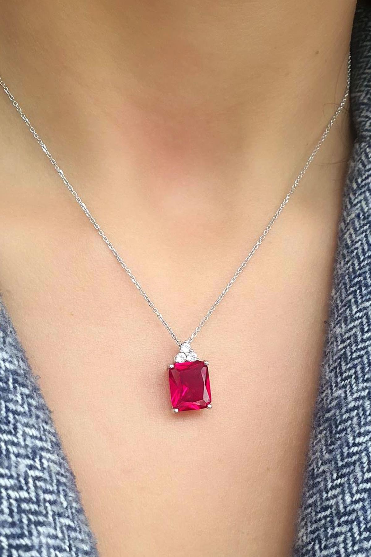 Sky Diamond Red Creative Rubies 925ayar Gümüş Baget Tek Taş Kolye 