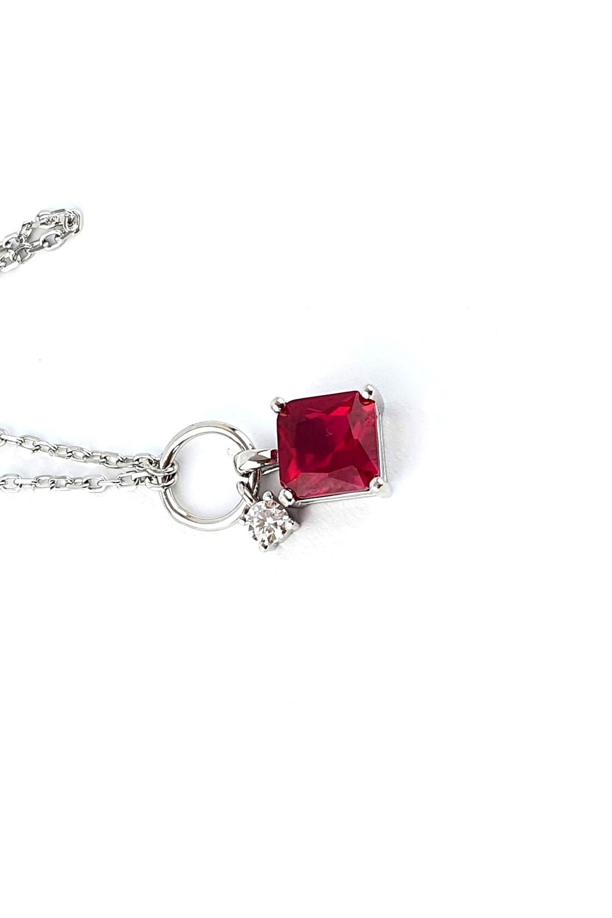 Sky Diamond Red Creative Rubies 925ayar Gümüş Şık Kare Baget Kolye 