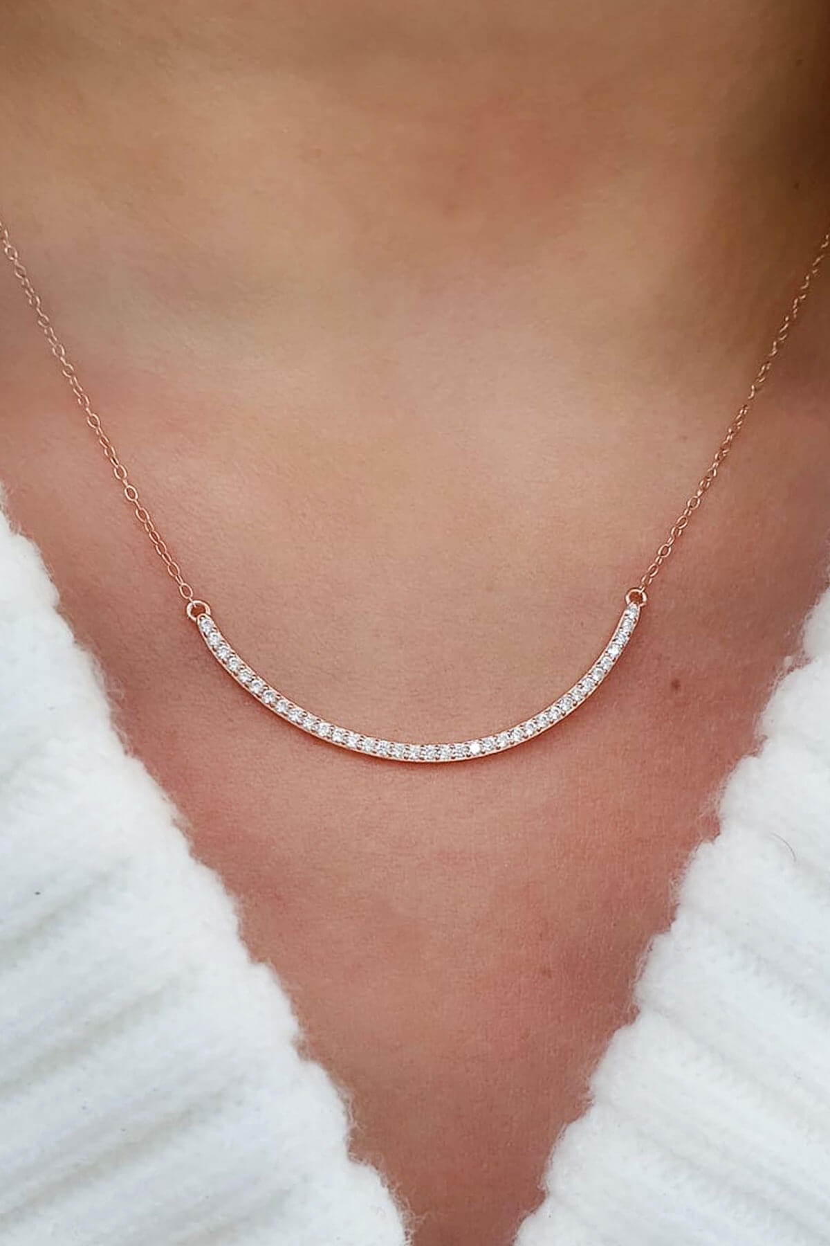 Sky Diamond Taşlı 925 ayar Gümüş Rose Yay Kolye