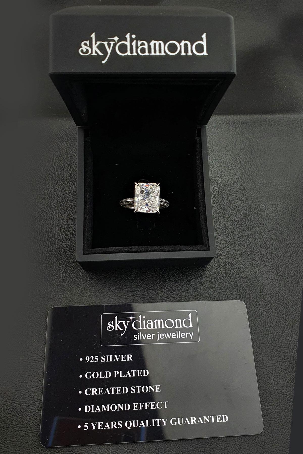 Sky Diamond Taşlı 925ayar Gümüş Üzerine Beyaz Altın Kaplama Baget Tek Taş Yüzük 