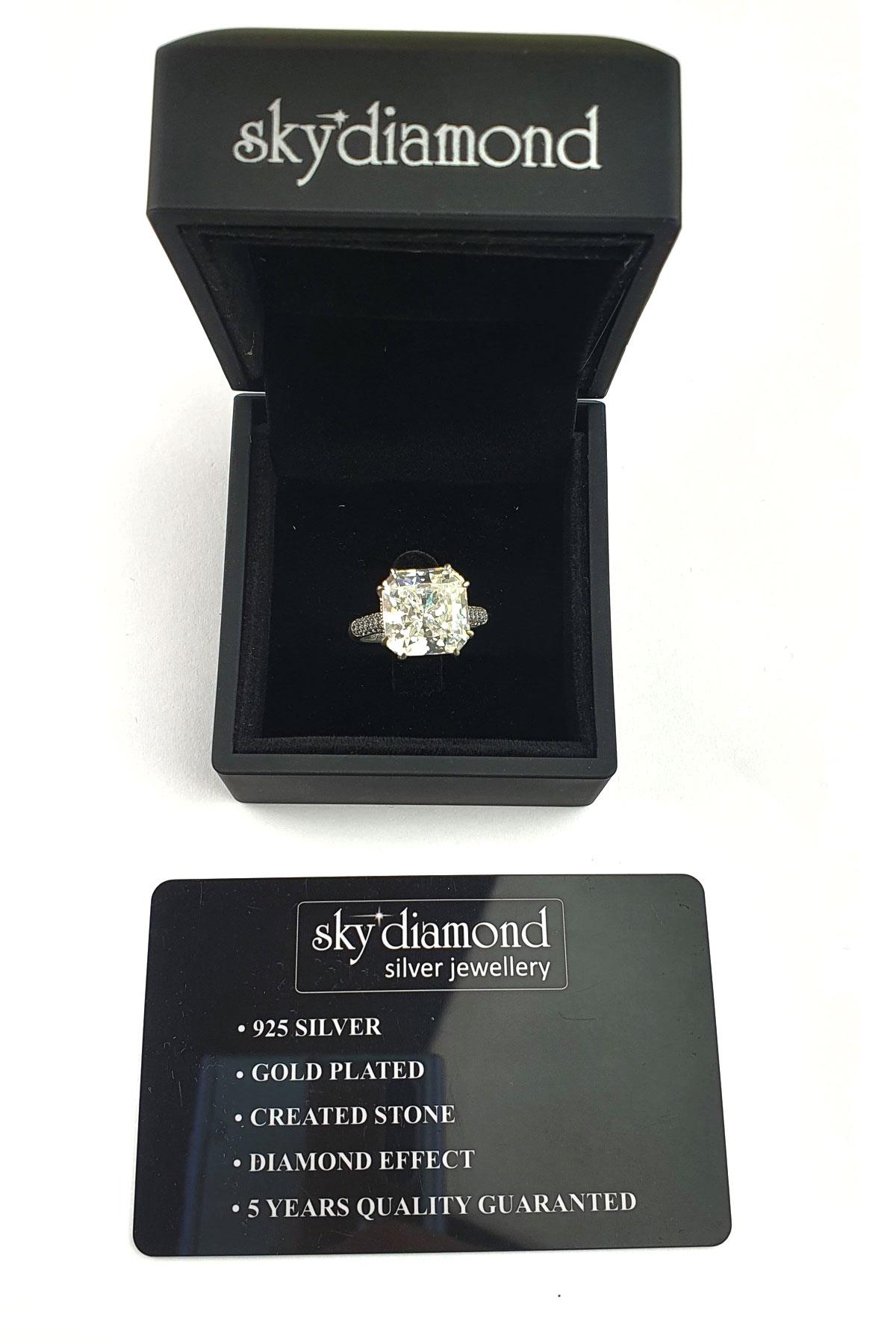Sky Diamond  Taşlı 925ayar gümüş üzerine beyaz altın kaplama baget tek taş  yüzük